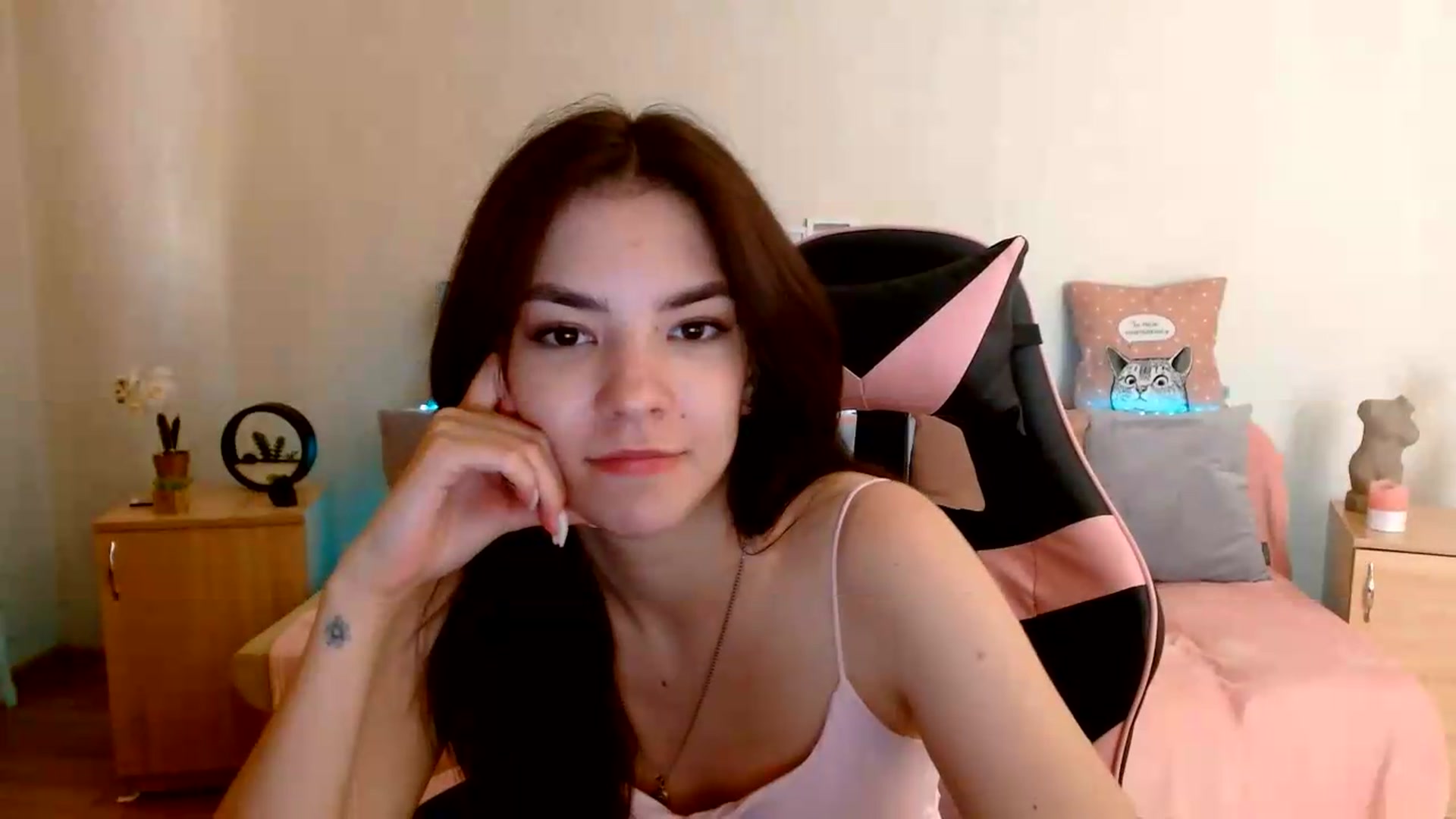 Gallery image thumbnail from Shalyka's myfreecams stream on, 07/07/2026, 14:14 image 11 of 20