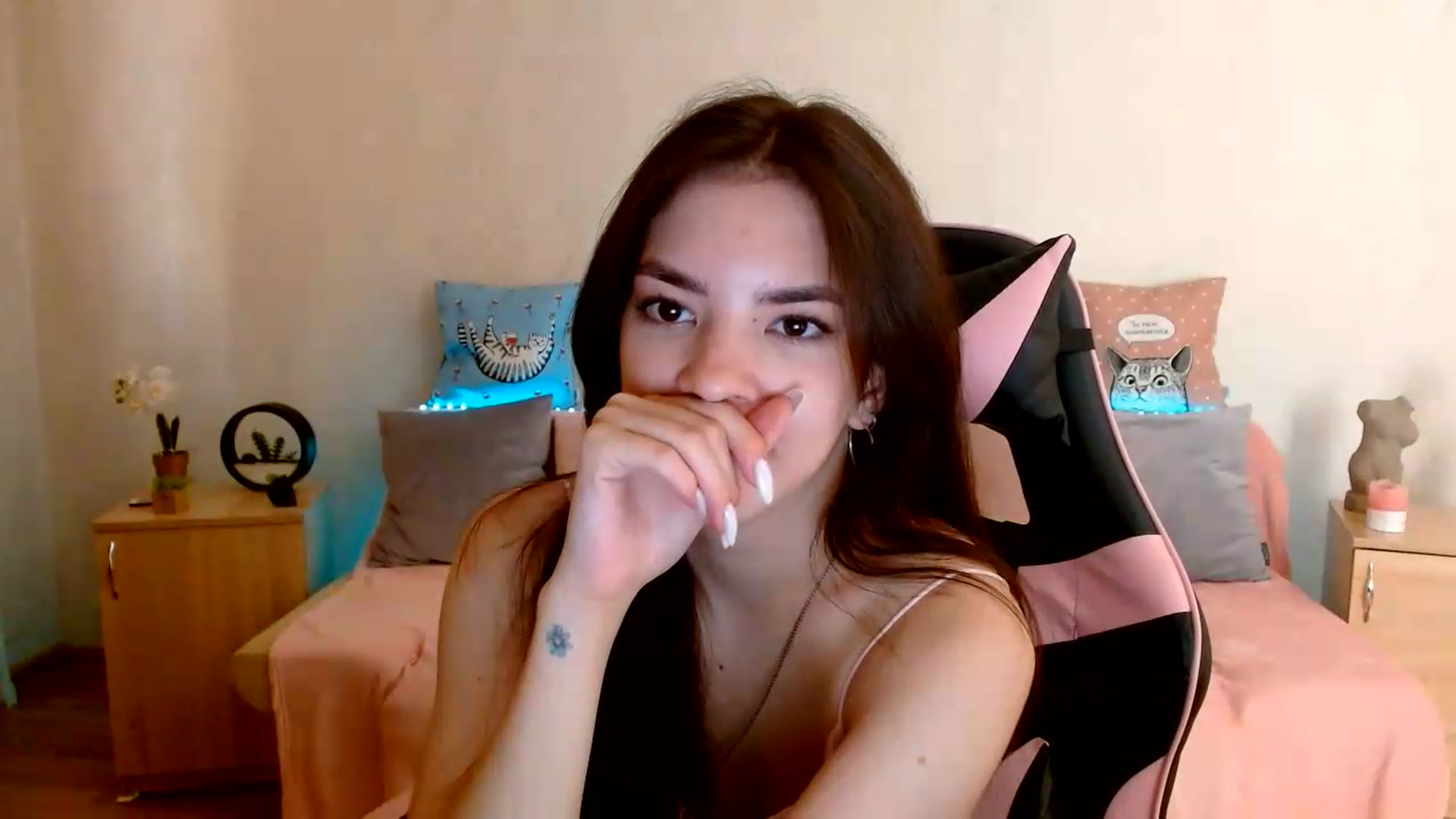 Gallery image thumbnail from Shalyka's myfreecams stream on, 07/07/2026, 14:14 image 10 of 20