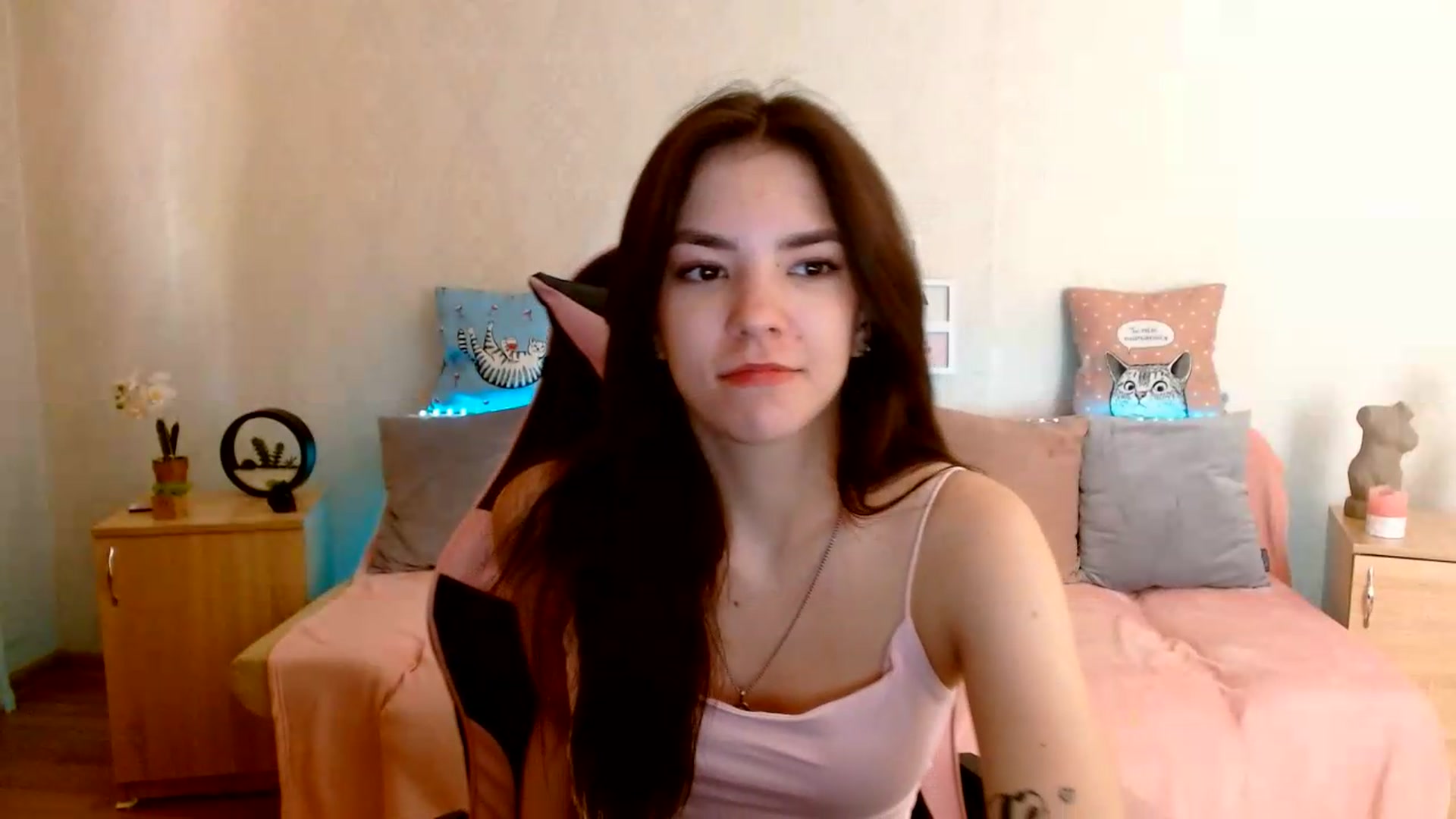 Gallery image thumbnail from Shalyka's myfreecams stream on, 07/07/2026, 14:14 image 6 of 20