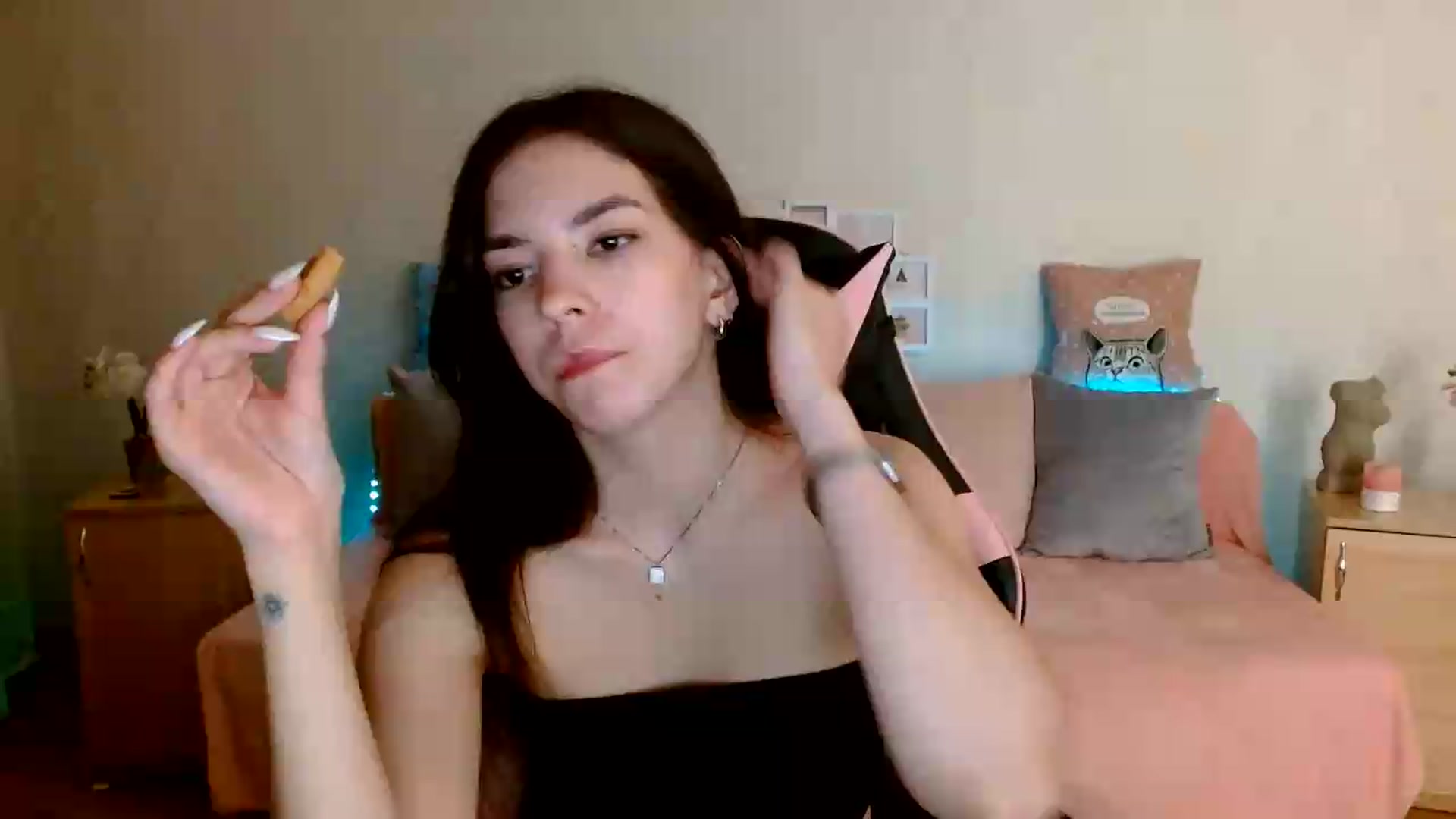 Gallery image thumbnail from Shalyka's myfreecams stream on, 07/08/2026, 13:09 image 2 of 20