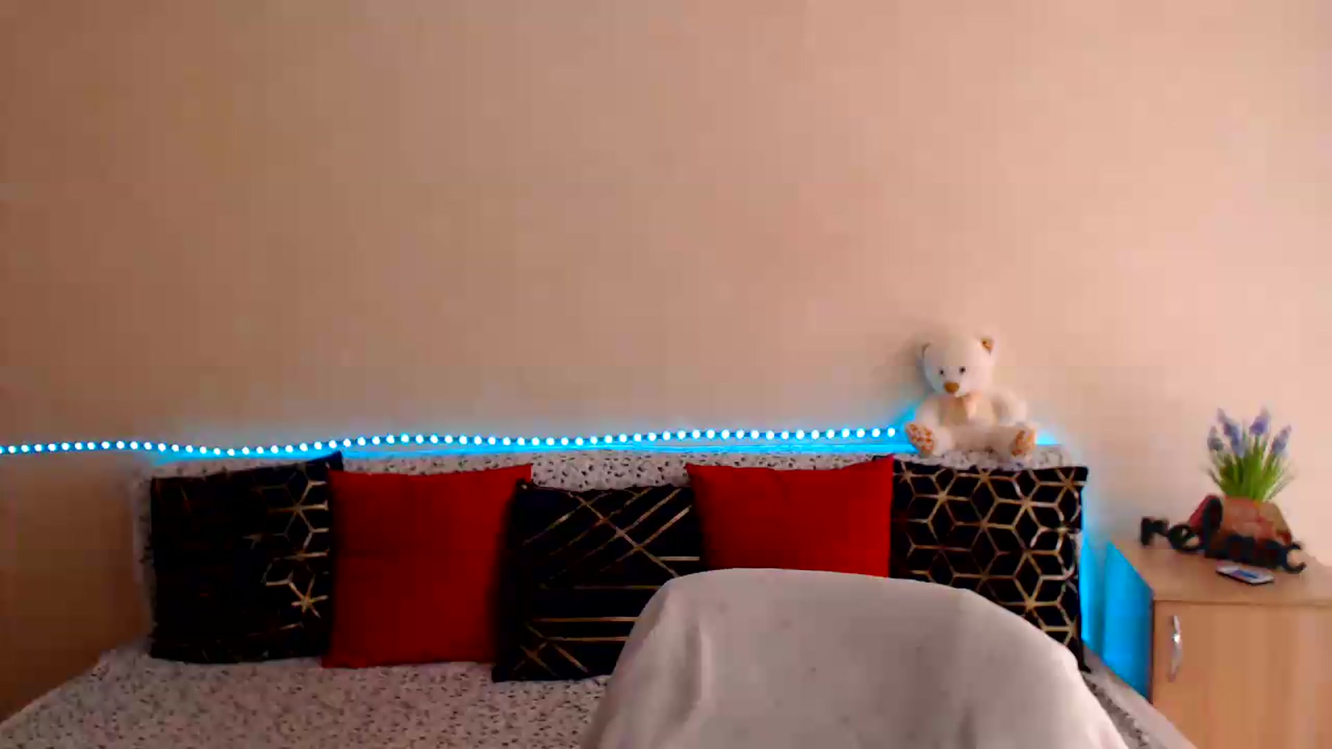 Gallery image thumbnail from Shalyka's myfreecams stream on, 07/11/2026, 11:25 image 19 of 20