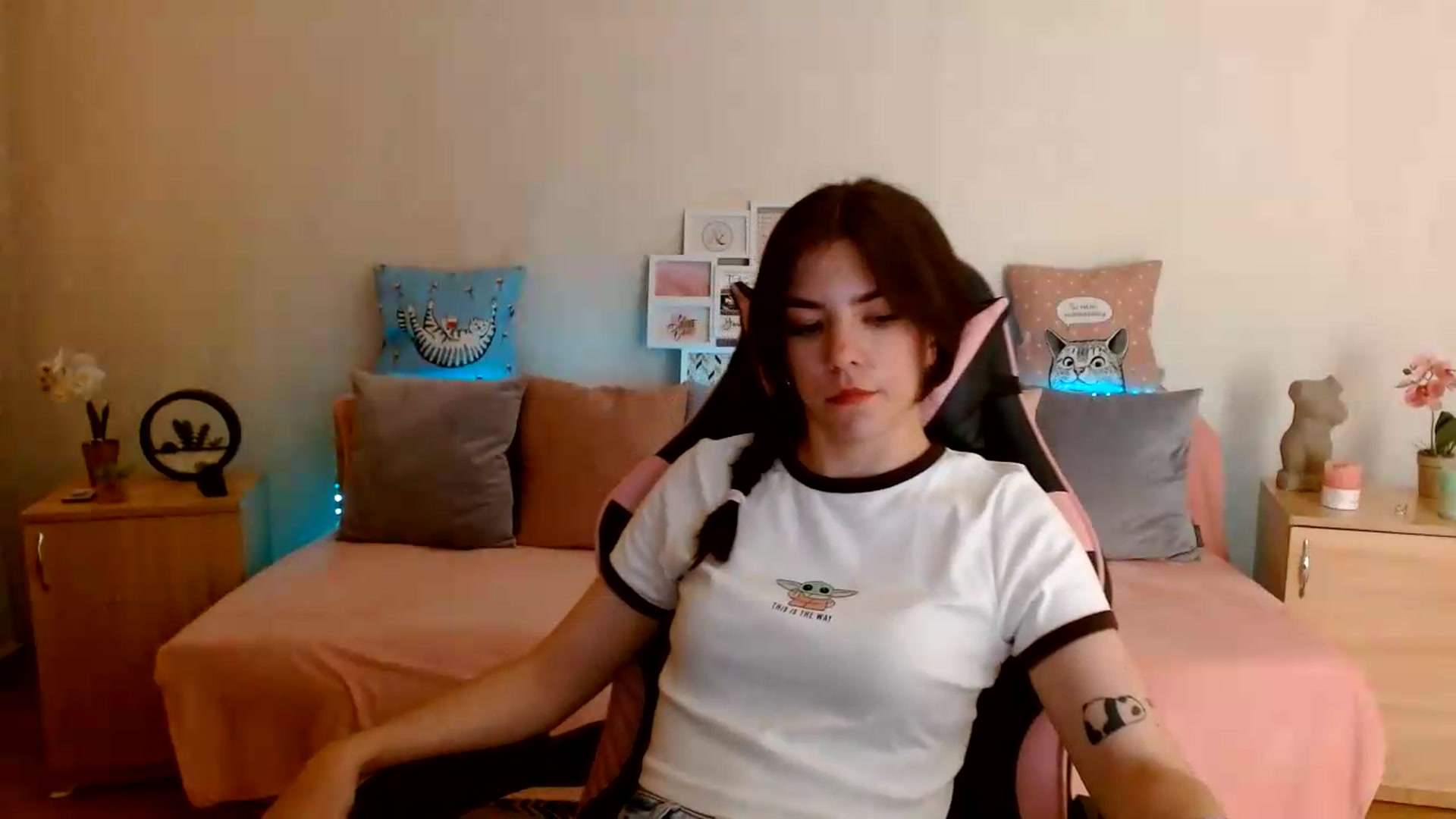 Gallery image thumbnail from Shalyka's myfreecams stream on, 07/15/2026, 14:27 image 12 of 20