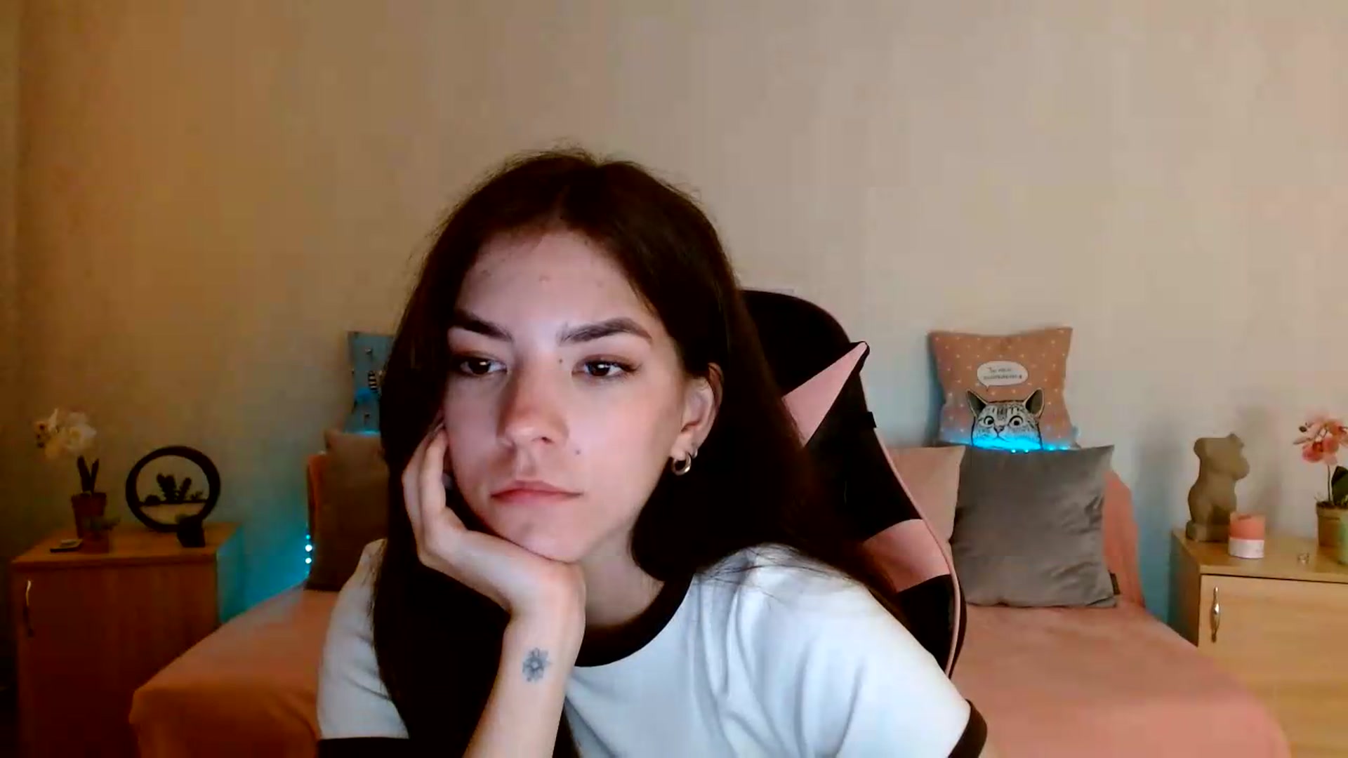 Gallery image thumbnail from Shalyka's myfreecams stream on, 07/15/2026, 14:27 image 6 of 20