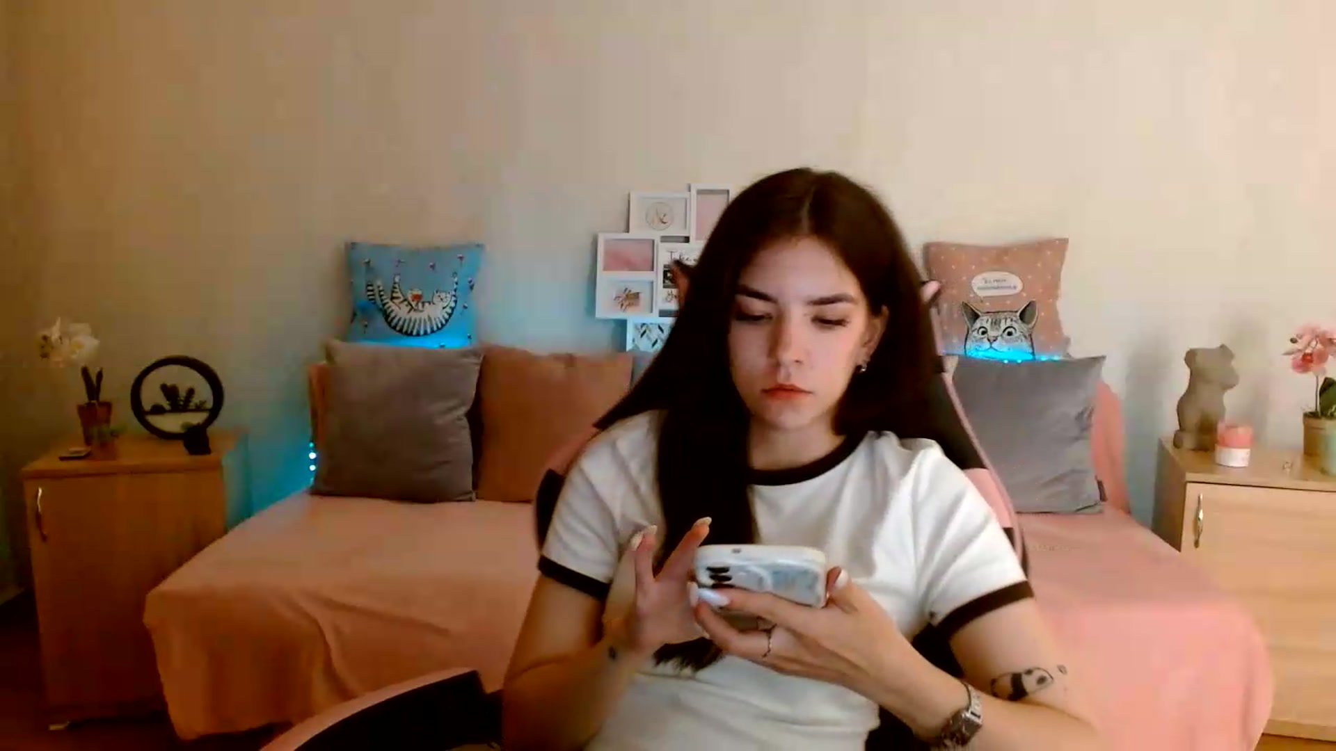 Gallery image thumbnail from Shalyka's myfreecams stream on, 07/15/2026, 14:27 image 18 of 20