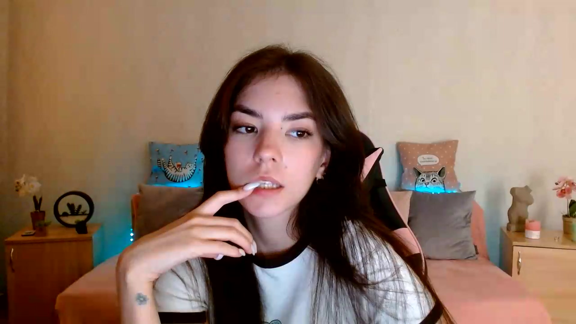 Gallery image thumbnail from Shalyka's myfreecams stream on, 07/15/2026, 14:27 image 5 of 20