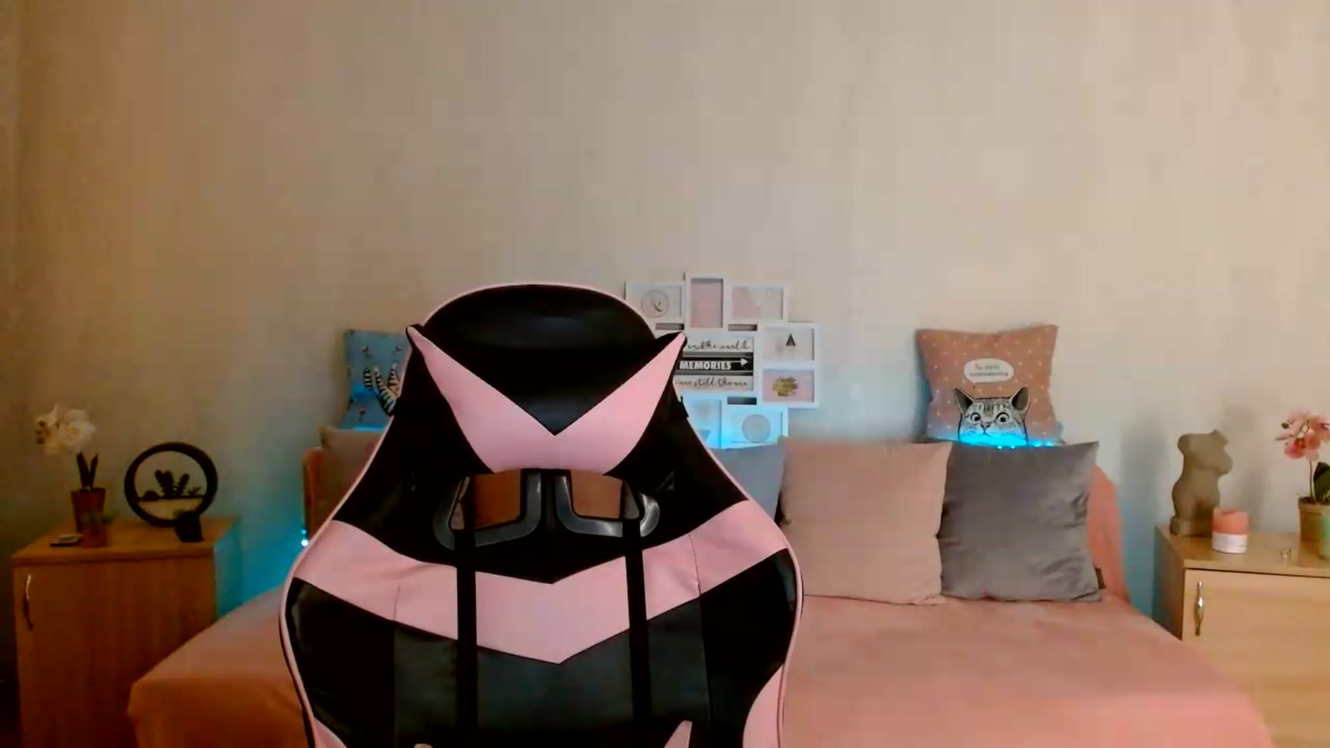 Gallery image thumbnail from Shalyka's myfreecams stream on, 07/15/2026, 14:27 image 9 of 20