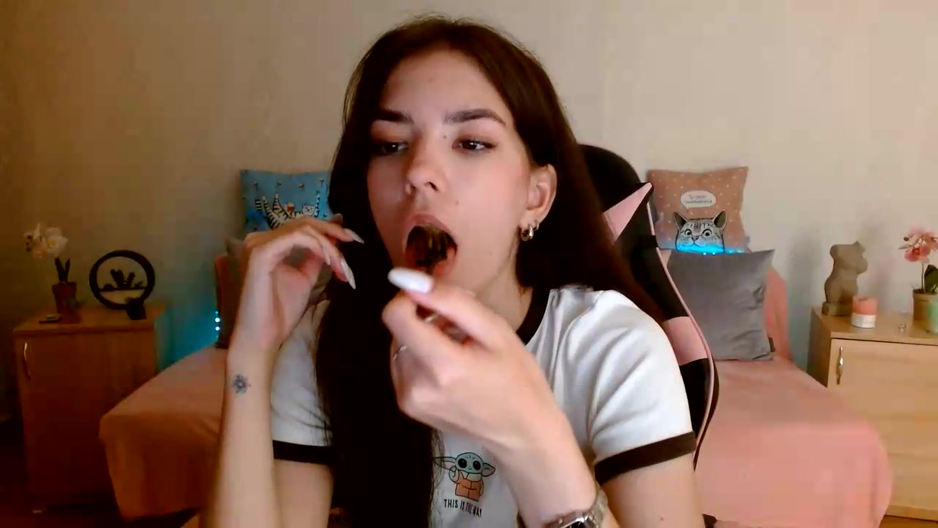 Gallery image thumbnail from Shalyka's myfreecams stream on, 07/15/2026, 14:27 image 10 of 20