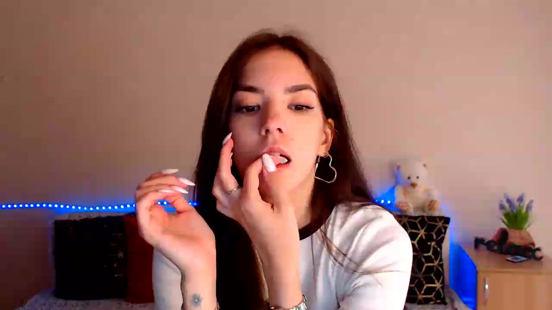 Gallery image thumbnail from Shalyka's myfreecams stream on, 07/17/2026, 12:13 image 1 of 20