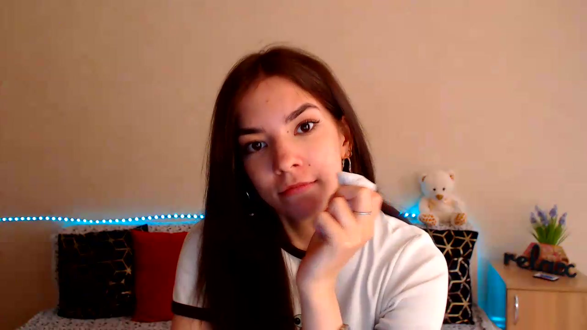Gallery image thumbnail from Shalyka's myfreecams stream on, 07/17/2026, 14:20 image 17 of 20