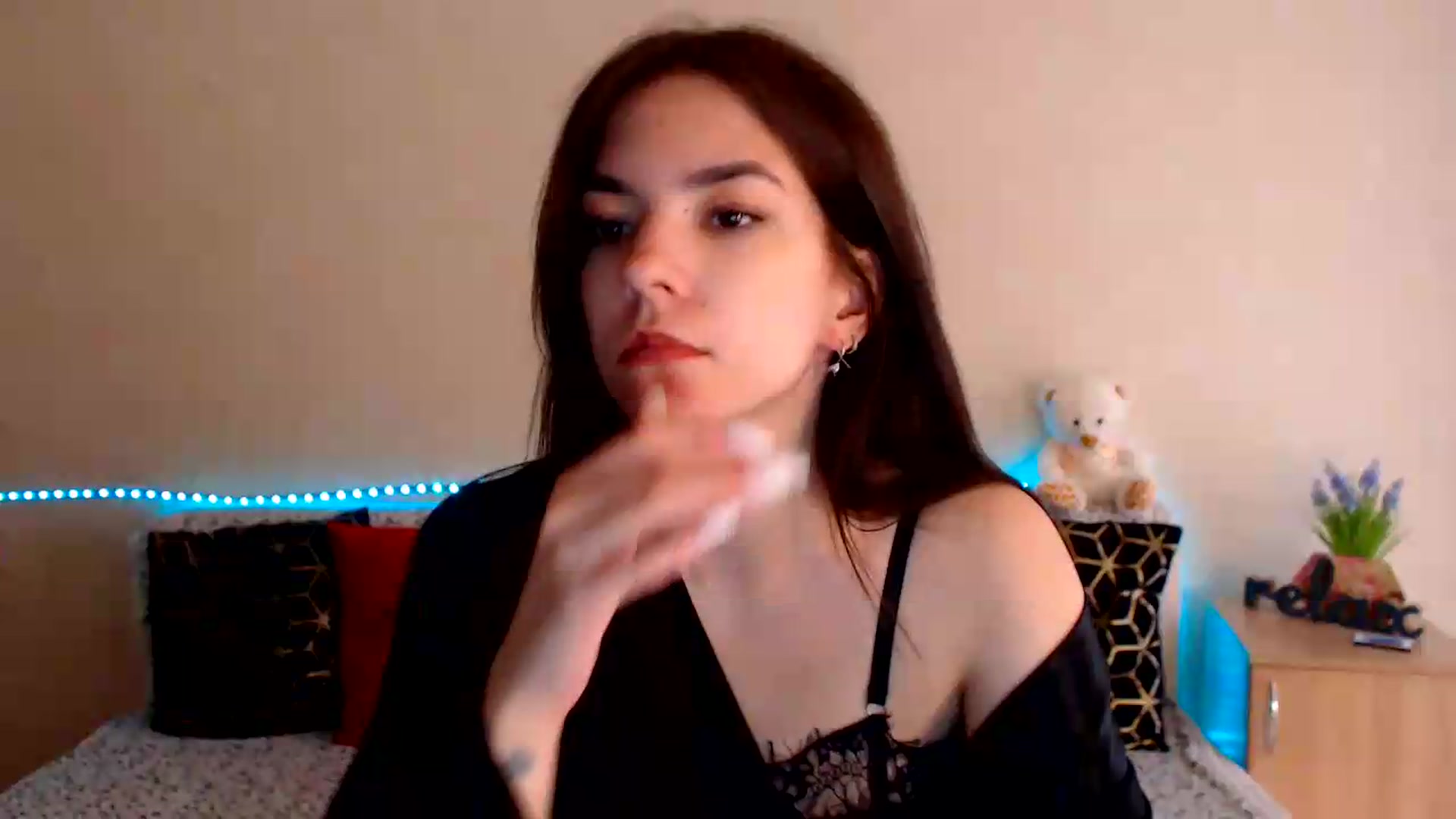 Gallery image thumbnail from Shalyka's myfreecams stream on, 07/18/2026, 11:17 image 15 of 20