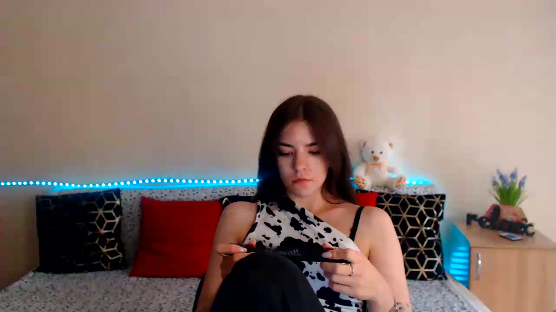 Gallery image thumbnail from Shalyka's myfreecams stream on, 07/23/2026, 14:27 image 18 of 20