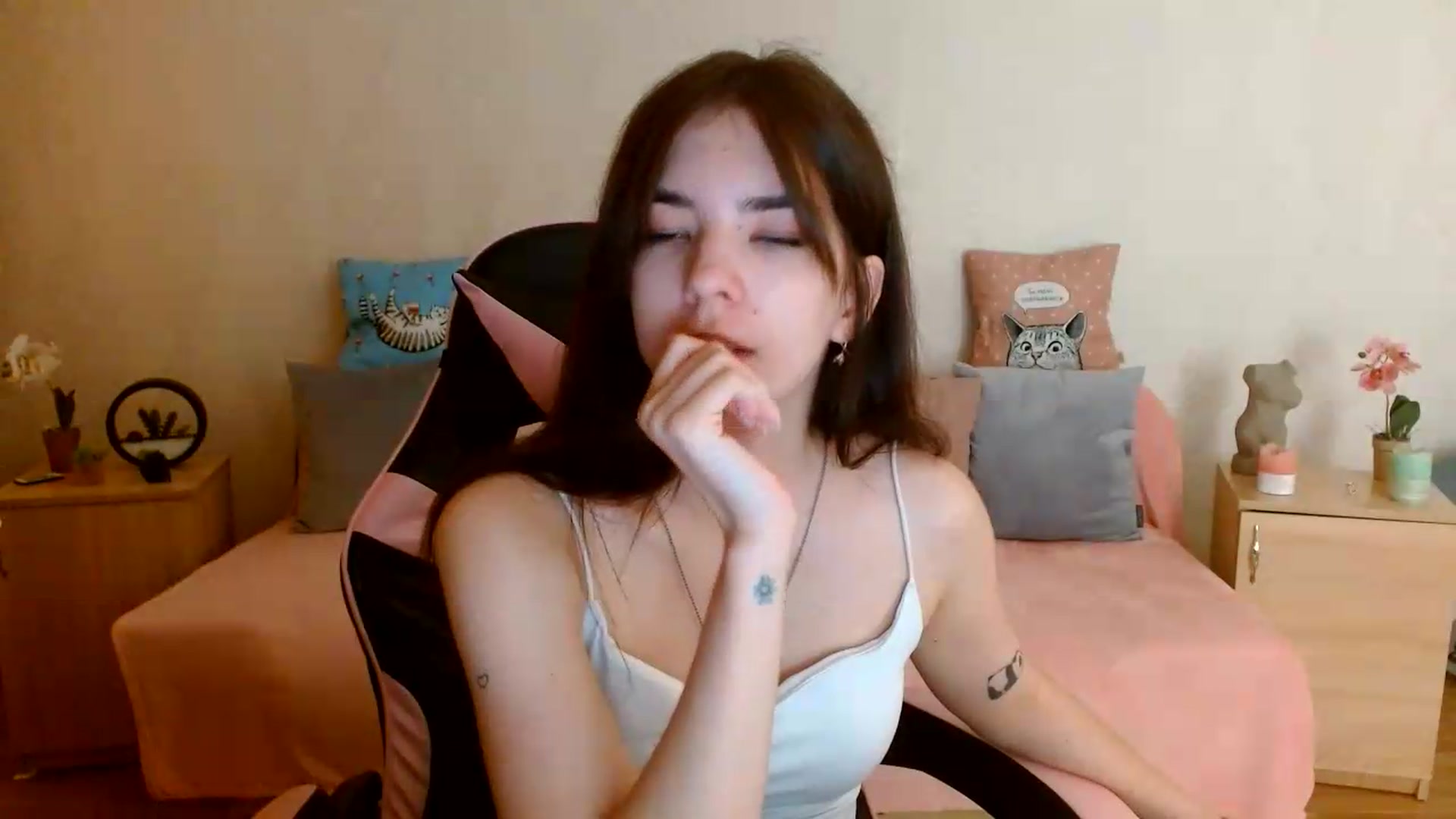 Gallery image thumbnail from Shalyka's myfreecams stream on, 07/29/2026, 13:50 image 19 of 20