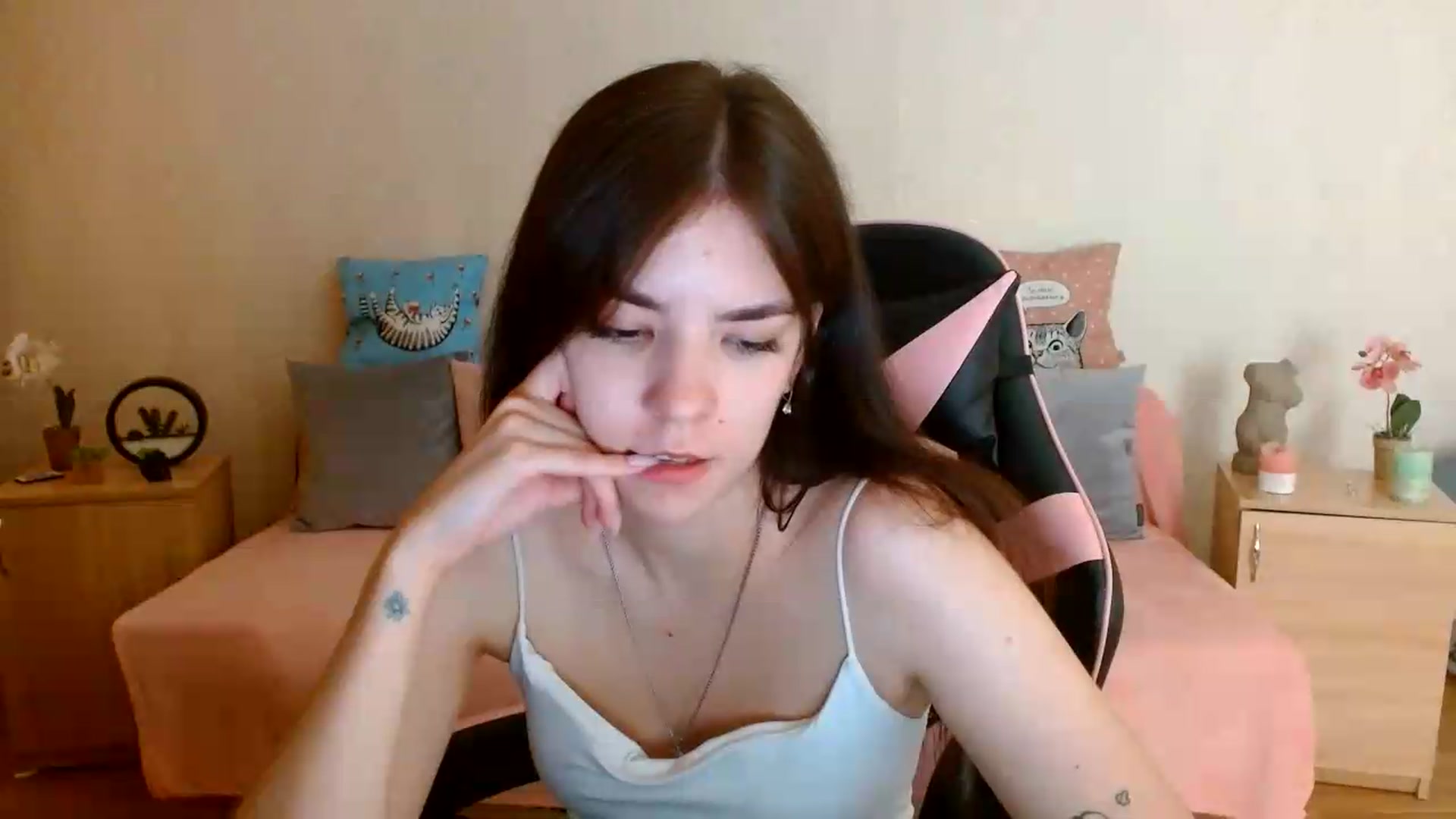 Gallery image thumbnail from Shalyka's myfreecams stream on, 07/29/2026, 13:50 image 17 of 20