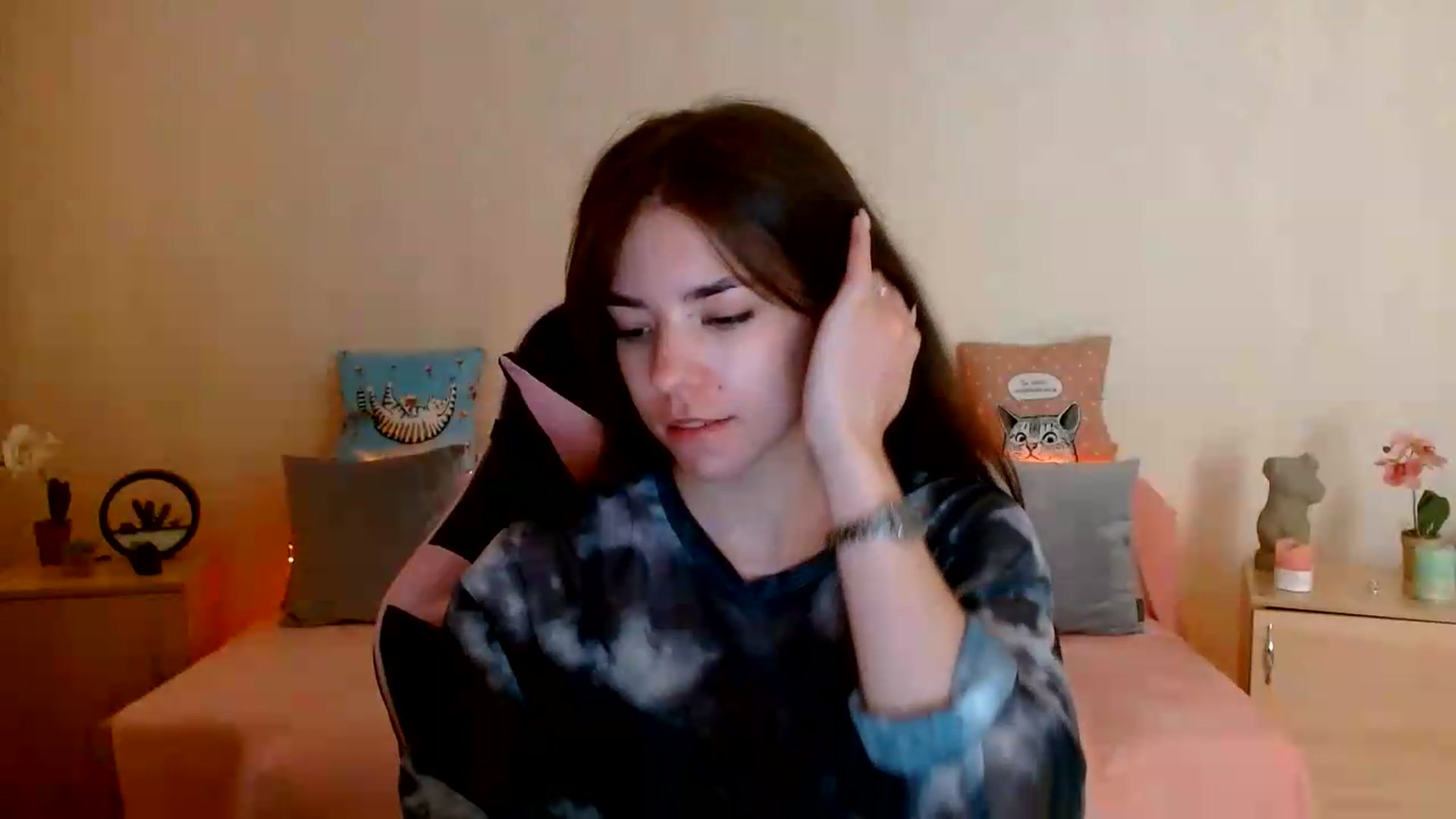 Gallery image thumbnail from Shalyka's myfreecams stream on, 08/04/2026, 12:52 image 7 of 20