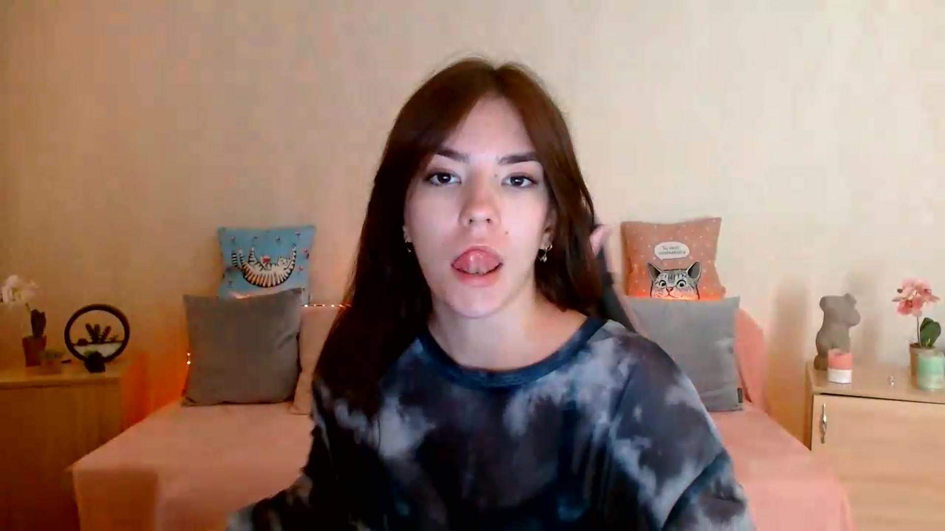 Gallery image thumbnail from Shalyka's myfreecams stream on, 08/04/2026, 12:52 image 10 of 20