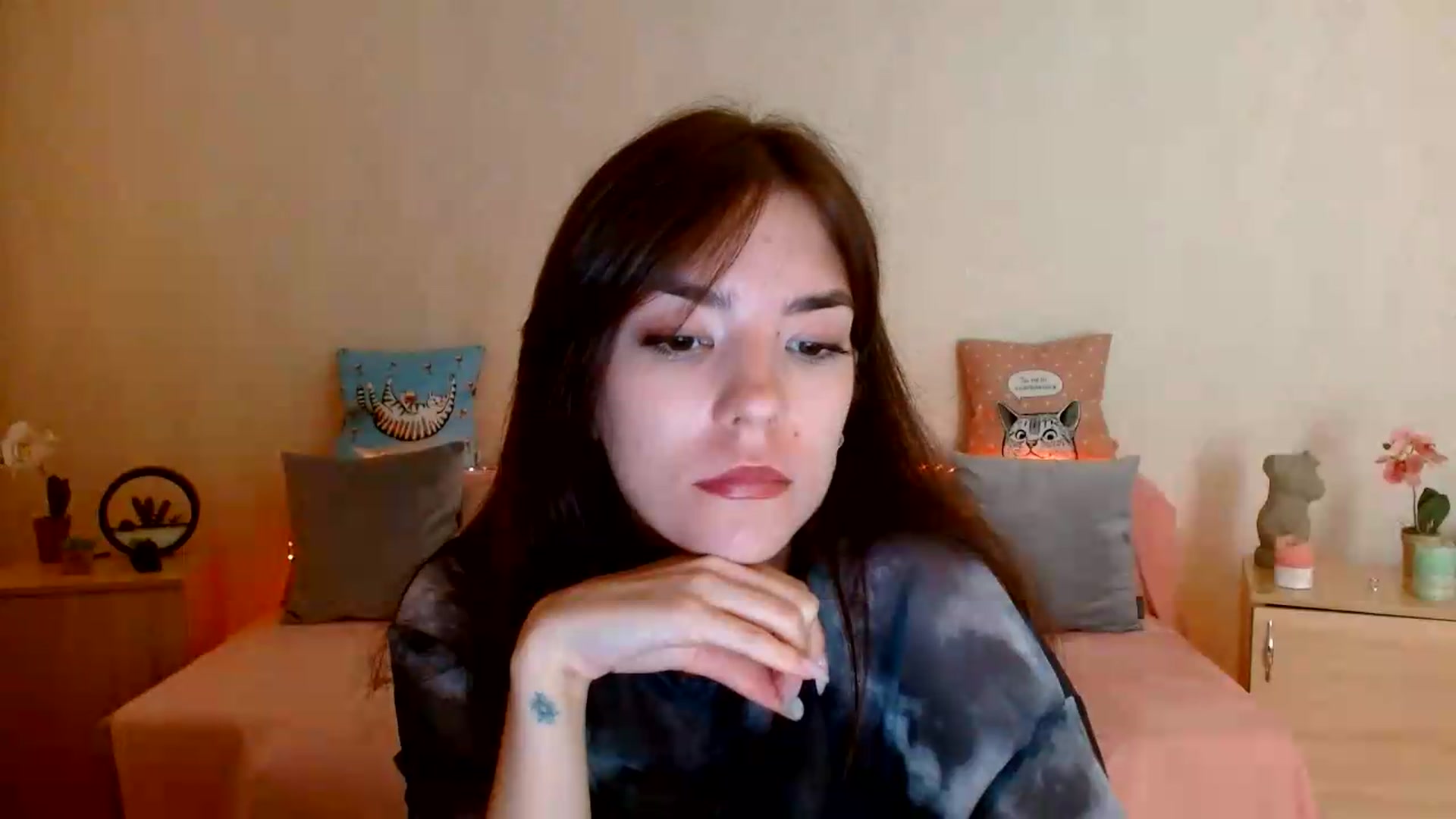 Gallery image thumbnail from Shalyka's myfreecams stream on, 08/04/2026, 12:52 image 13 of 20