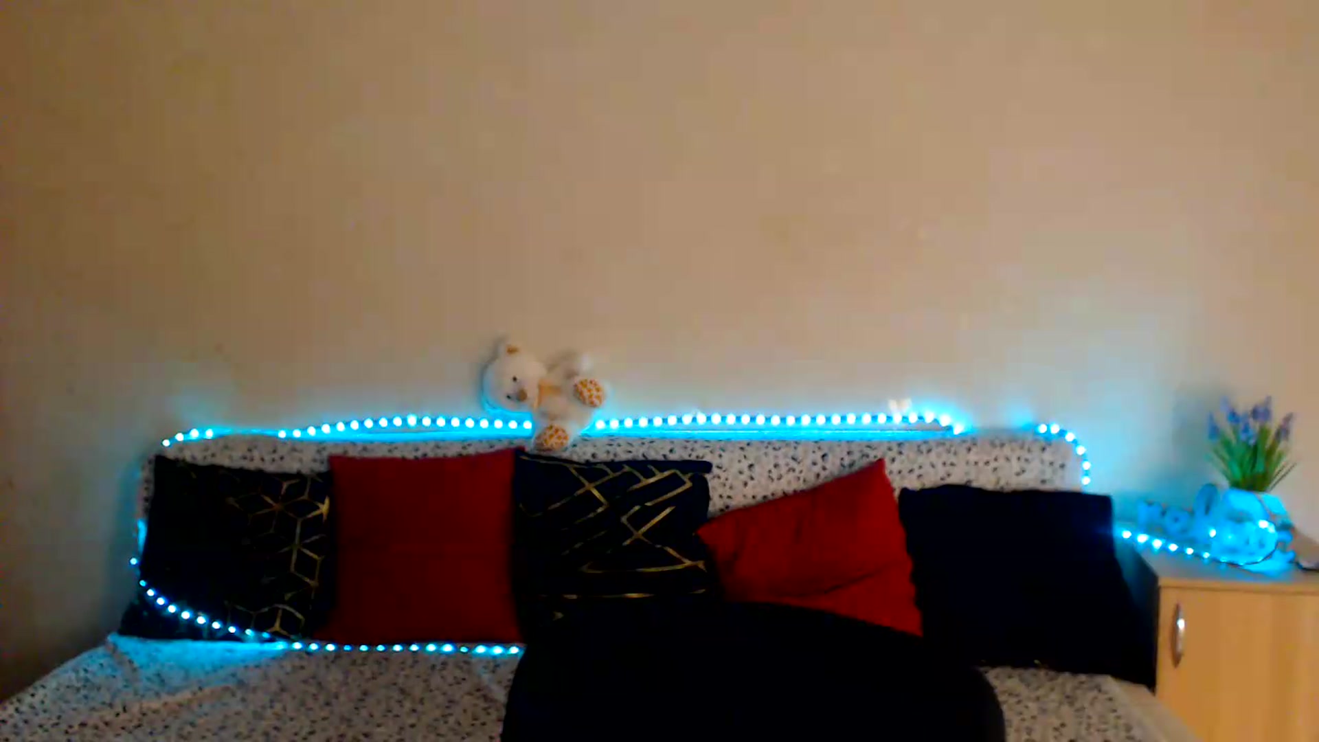 Gallery image thumbnail from Shalyka's myfreecams stream on, 08/10/2026, 16:43 image 9 of 20