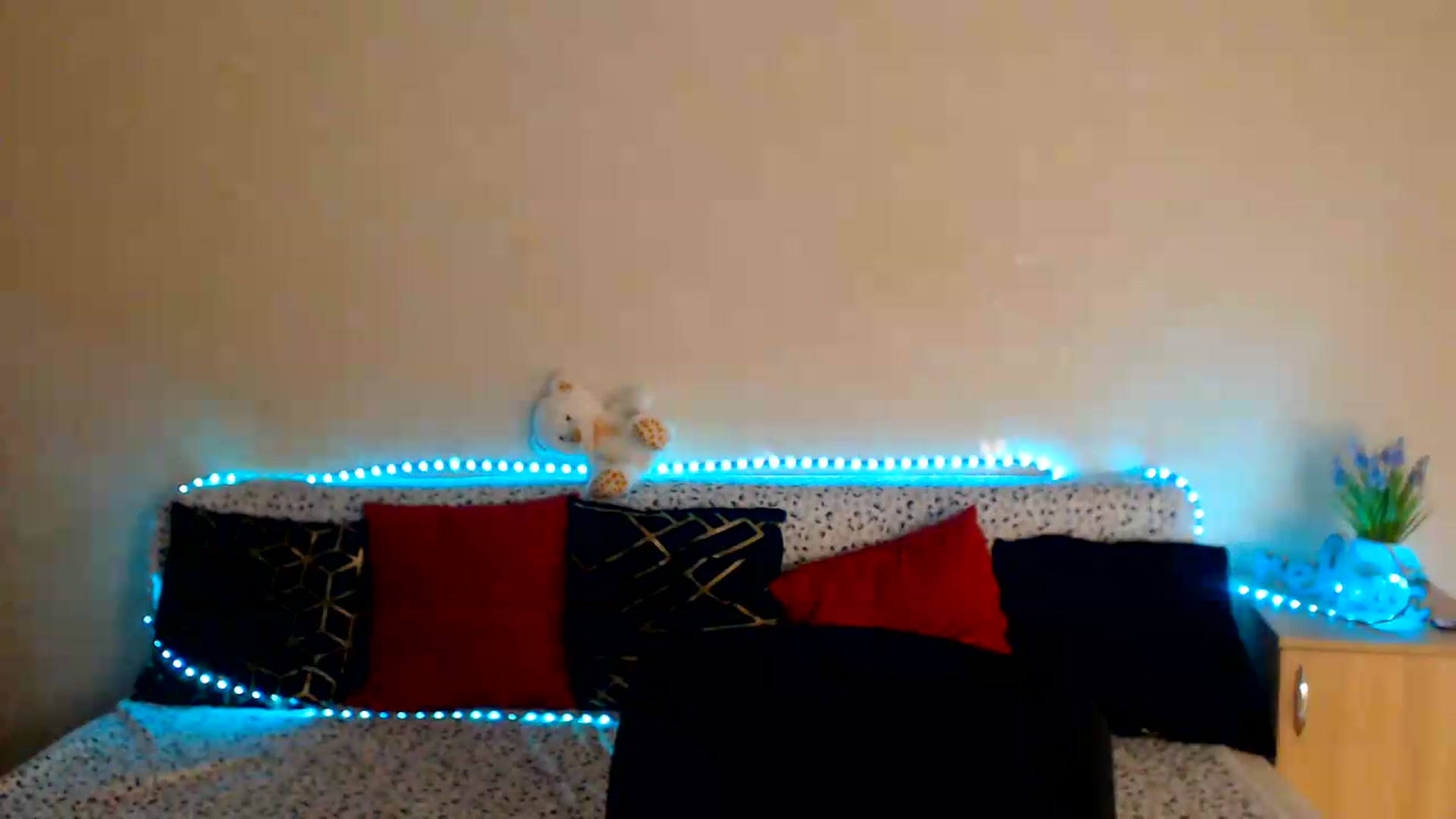 Gallery image thumbnail from Shalyka's myfreecams stream on, 08/10/2026, 16:43 image 14 of 20