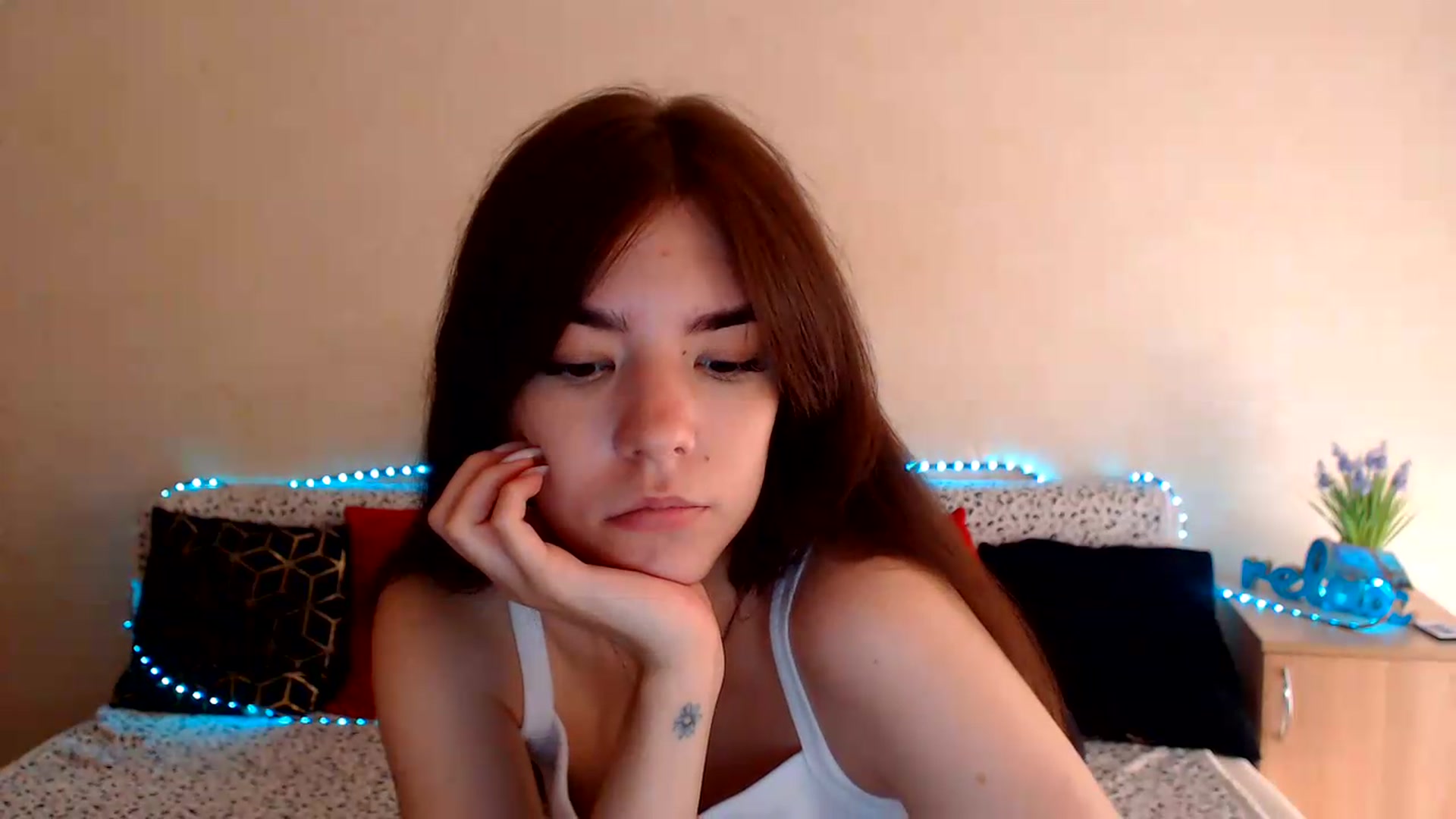 Gallery image thumbnail from Shalyka's myfreecams stream on, 08/11/2026, 12:33 image 13 of 20