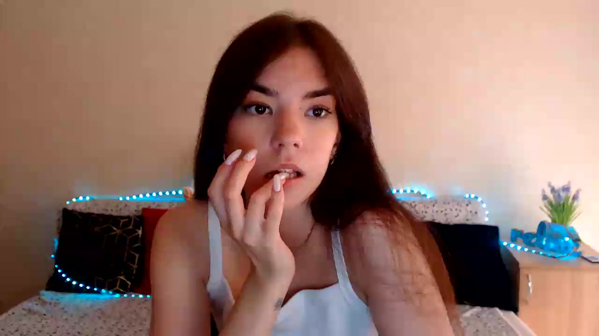 Gallery image thumbnail from Shalyka's myfreecams stream on, 08/11/2026, 12:33 image 5 of 20
