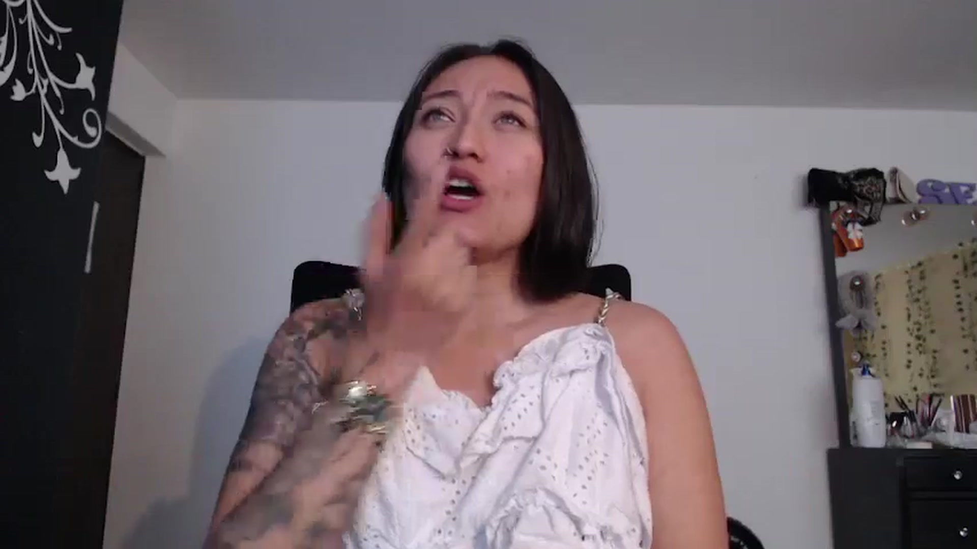 Gallery image thumbnail from Shamantha04's myfreecams stream on, 06/21/2025, 12:52 image 14 of 20