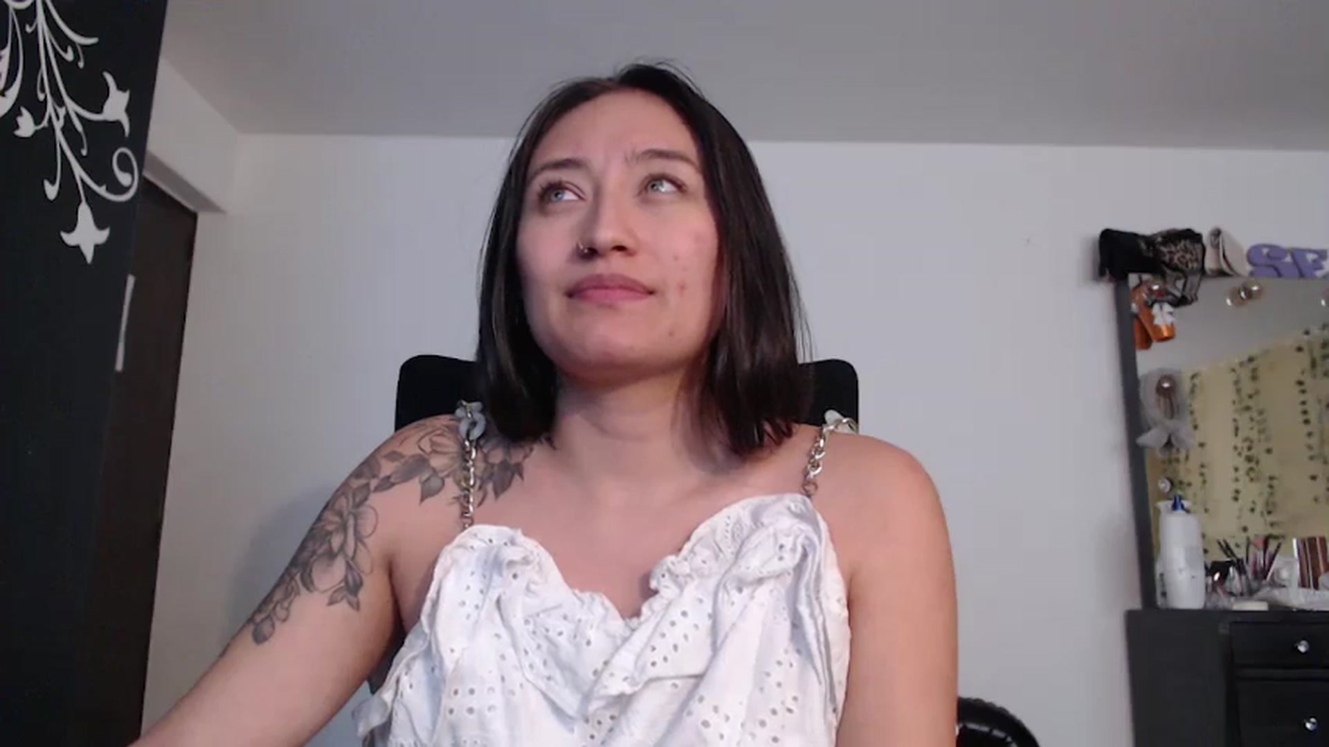 Gallery image thumbnail from Shamantha04's myfreecams stream on, 06/21/2025, 12:52 image 16 of 20