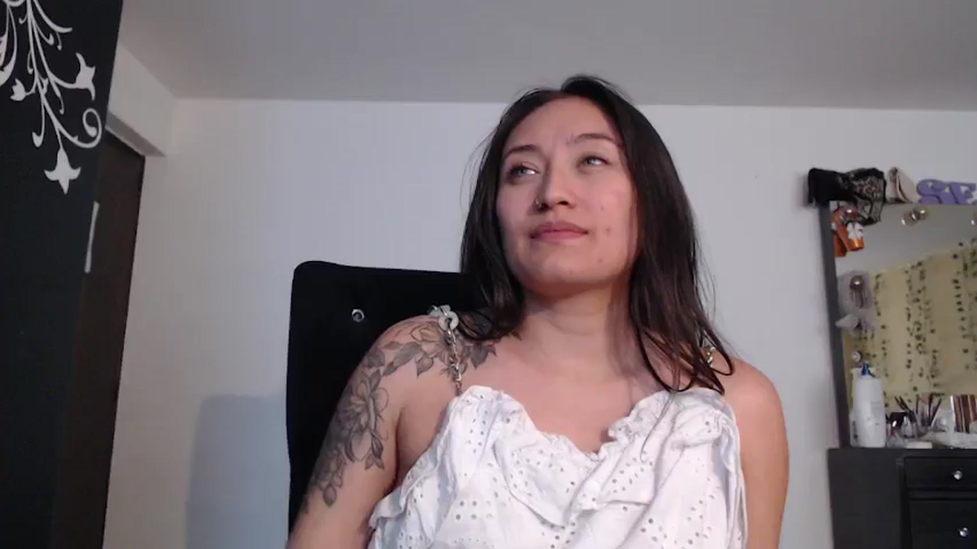 Gallery image thumbnail from Shamantha04's myfreecams stream on, 06/21/2025, 12:52 image 19 of 20