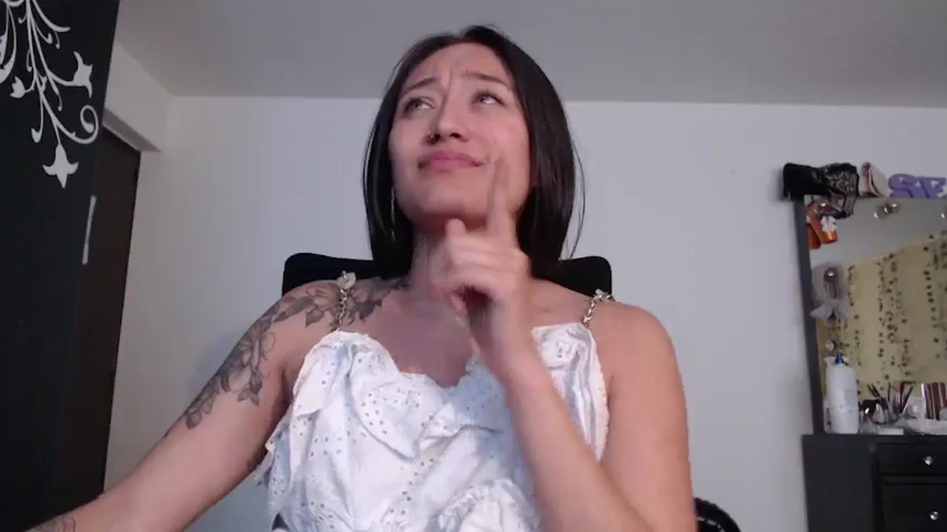 Gallery image thumbnail from Shamantha04's myfreecams stream on, 06/21/2025, 12:52 image 12 of 20