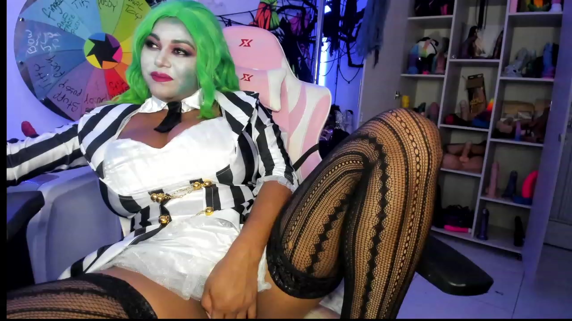 Gallery image thumbnail from ShanieGaviria's myfreecams stream on, 10/28/2023, 03:12 image 10 of 20