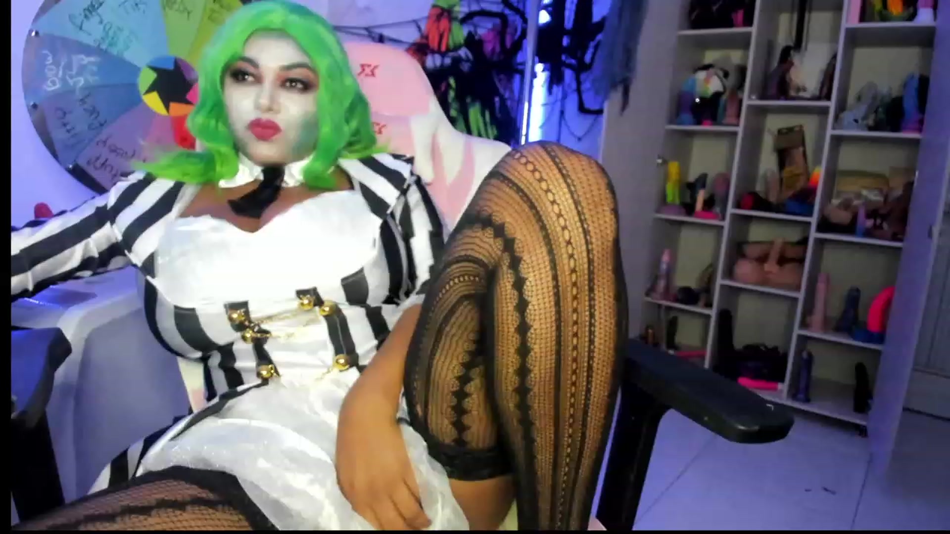 Gallery image thumbnail from ShanieGaviria's myfreecams stream on, 10/28/2023, 03:12 image 17 of 20