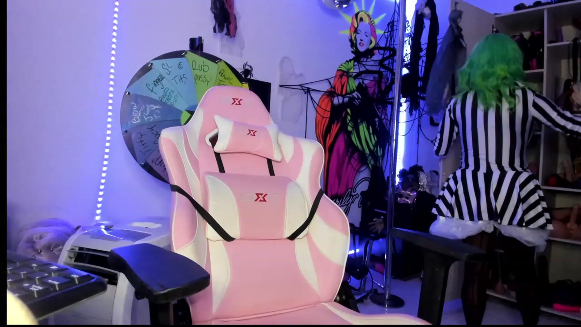 Gallery image thumbnail from ShanieGaviria's myfreecams stream on, 10/28/2023, 03:12 image 2 of 20