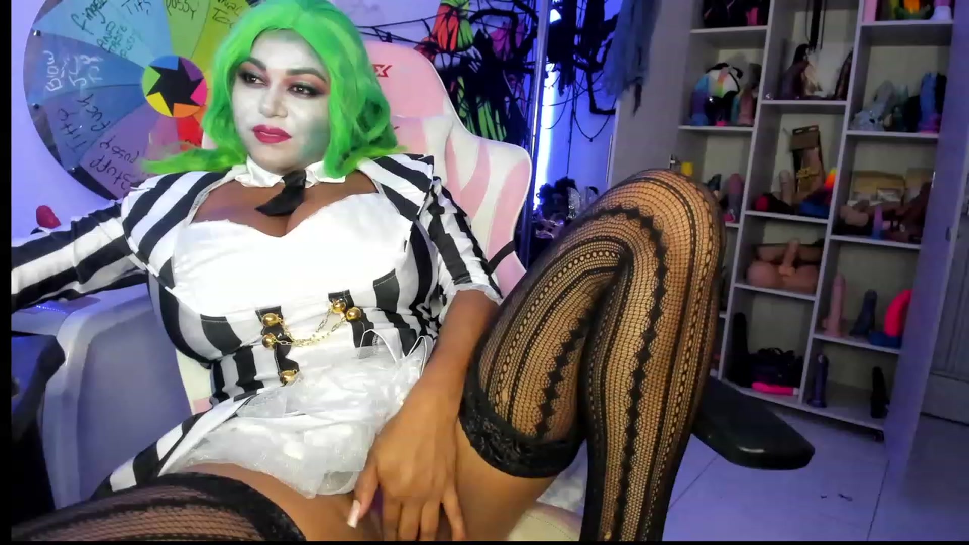 Gallery image thumbnail from ShanieGaviria's myfreecams stream on, 10/28/2023, 03:12 image 7 of 20