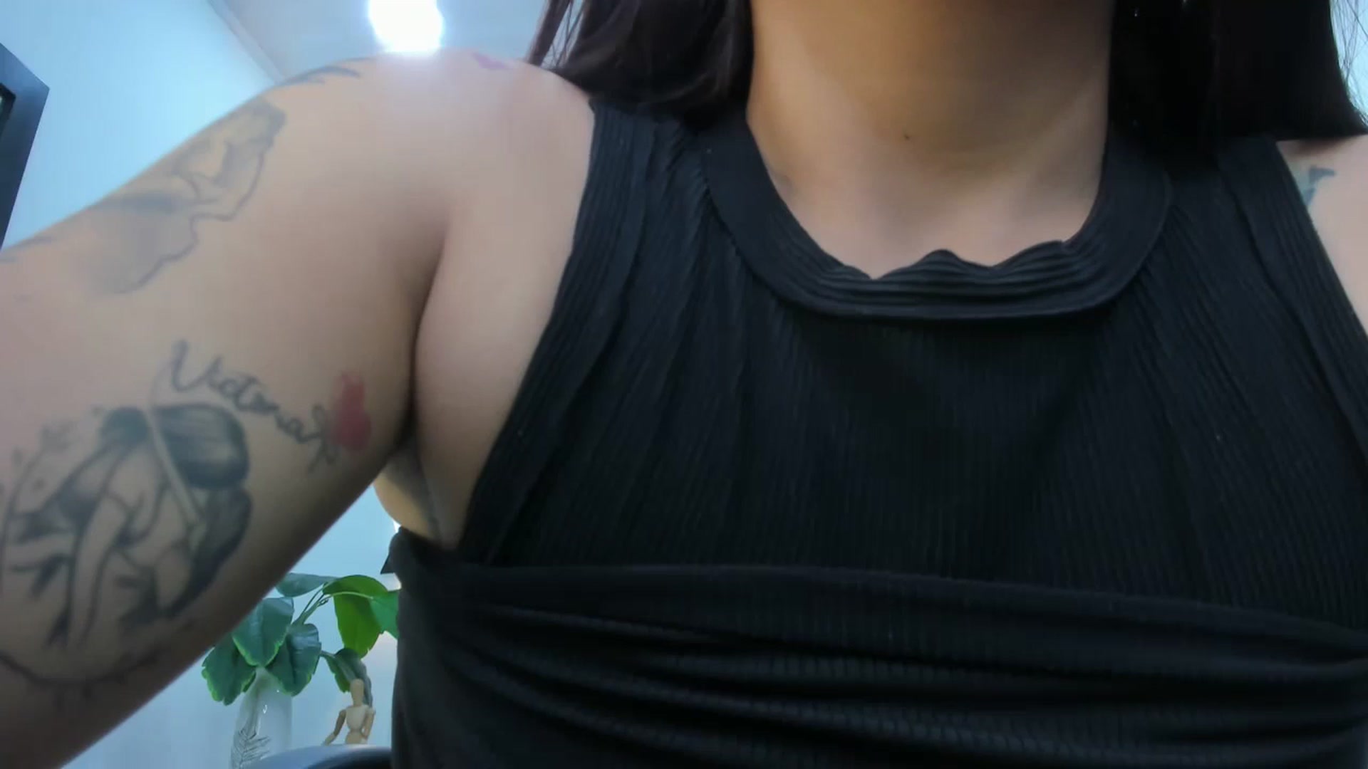 Gallery image thumbnail from Shannel_love_'s myfreecams stream on, 06/07/2024, 16:38 image 8 of 20