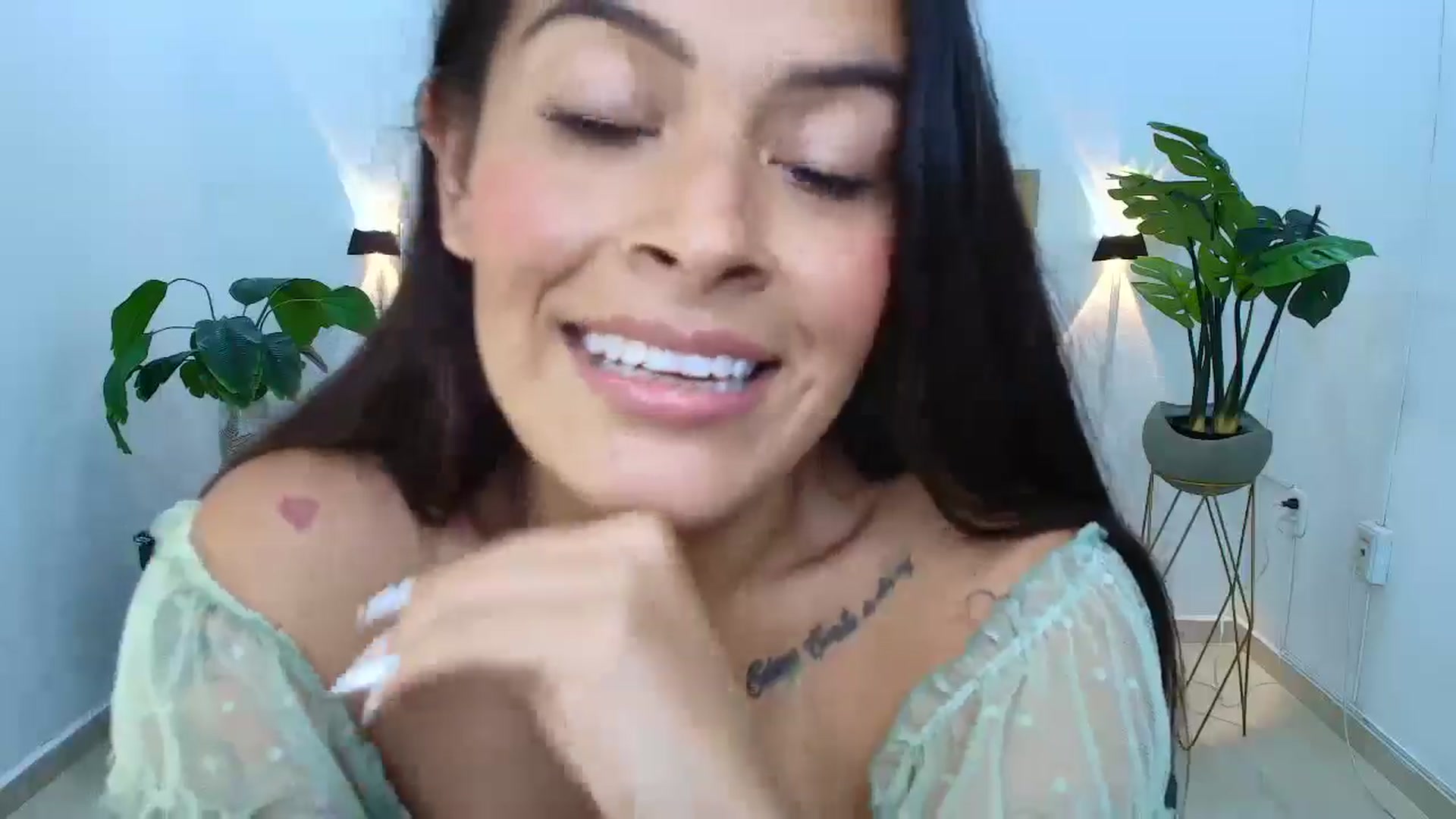 Gallery image thumbnail from Shannel_love_'s myfreecams stream on, 02/20/2025, 15:15 image 13 of 20