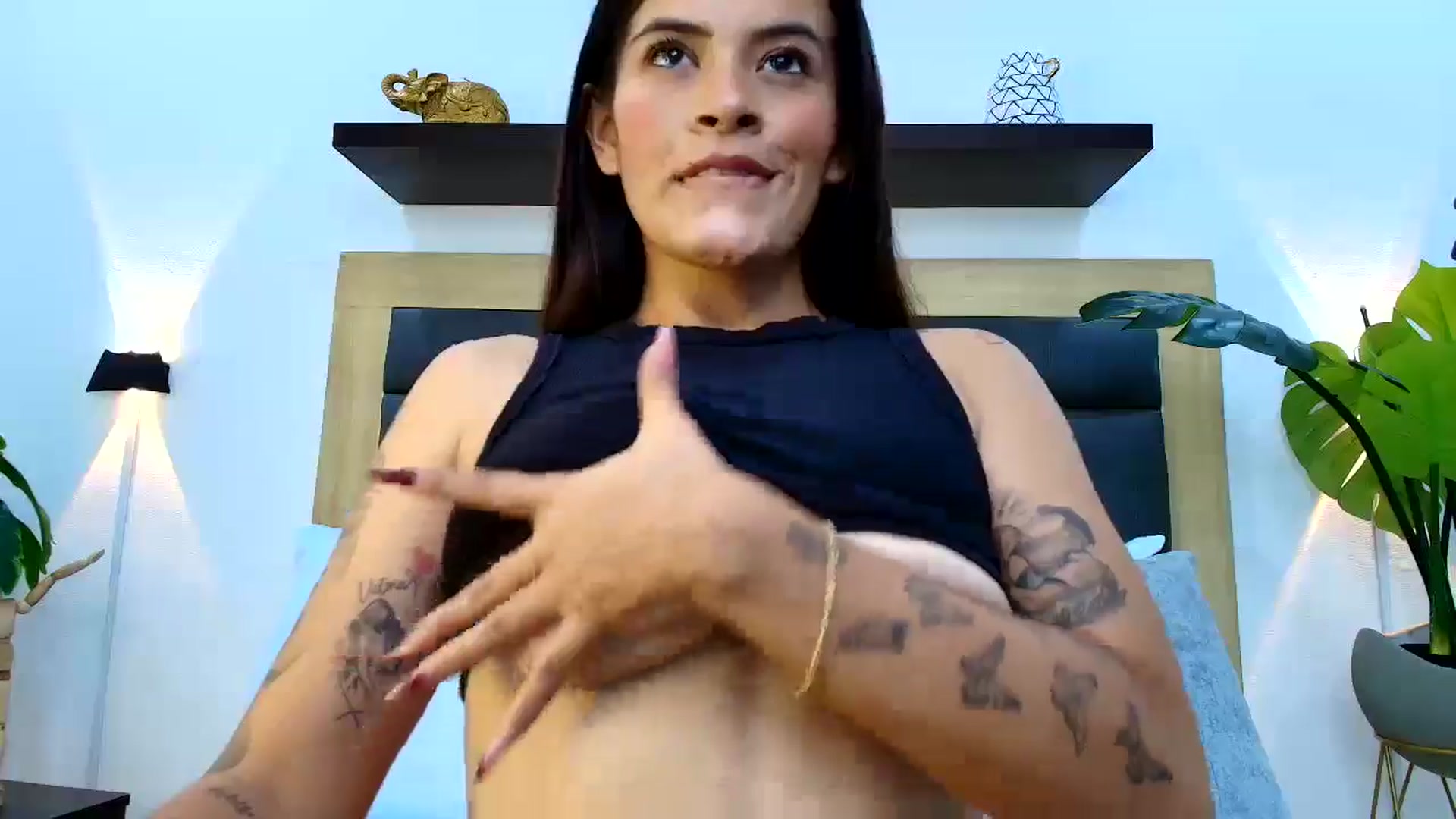 Gallery image thumbnail from Shannel_love_'s myfreecams stream on, 04/03/2025, 14:06 image 11 of 20