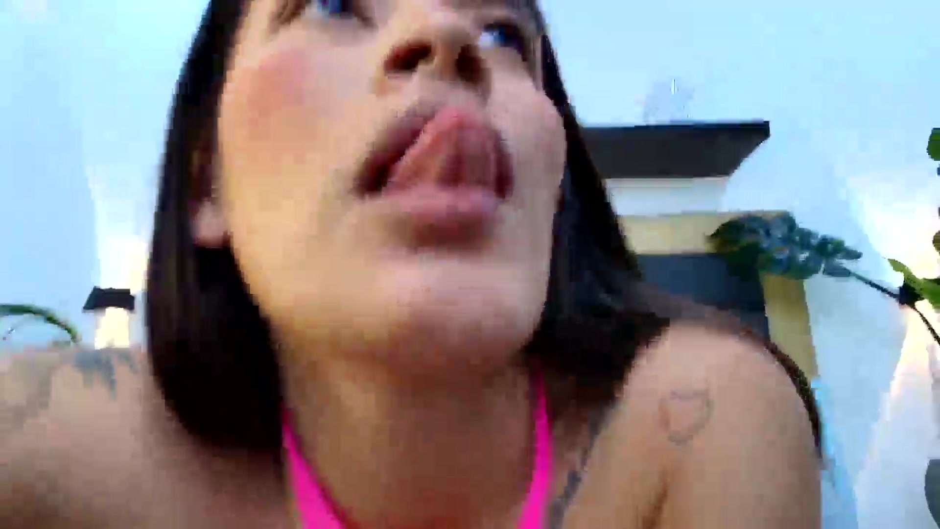 Gallery image thumbnail from Shannel_love_'s myfreecams stream on, 05/19/2025, 16:05 image 13 of 20