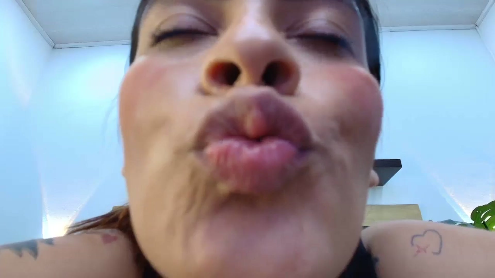 Gallery image thumbnail from Shannel_love_'s myfreecams stream on, 05/24/2025, 17:49 image 20 of 20