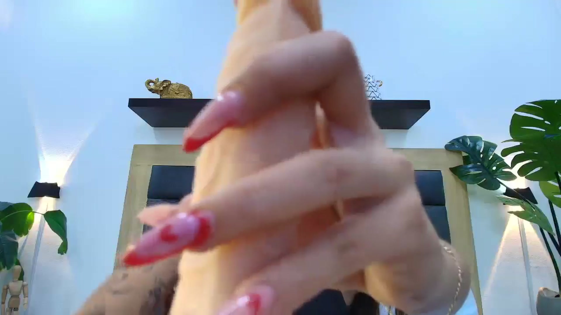 Gallery image thumbnail from Shannel_love_'s myfreecams stream on, 05/29/2025, 14:34 image 16 of 20