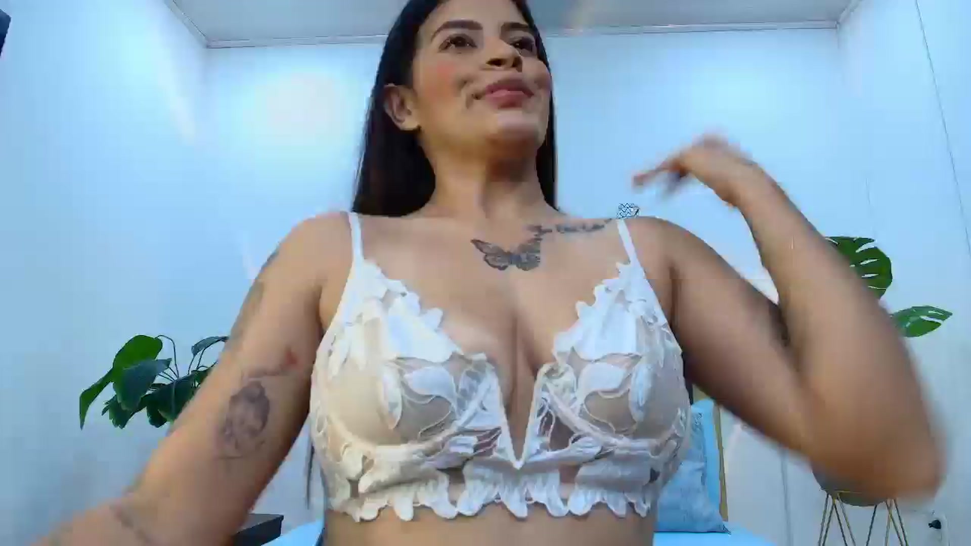 Gallery image thumbnail from Shannel_love_'s myfreecams stream on, 06/13/2025, 16:16 image 1 of 20
