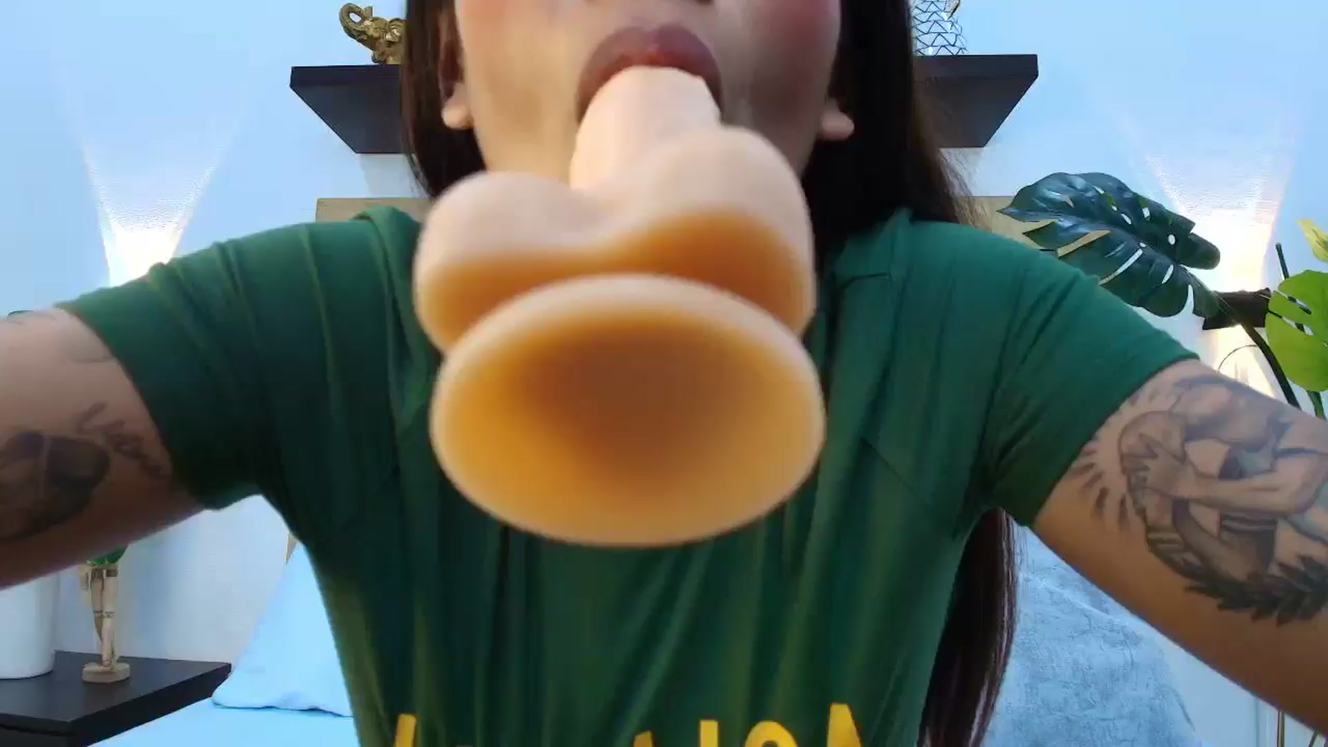 Gallery image thumbnail from Shannel_love_'s myfreecams stream on, 06/14/2025, 17:19 image 5 of 20