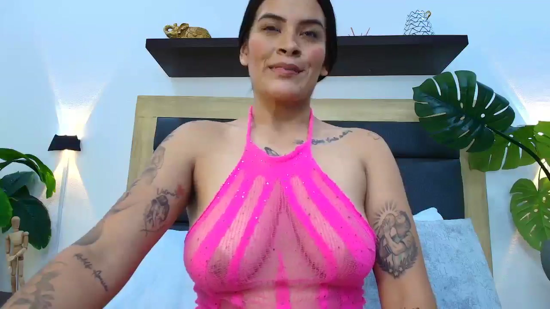 Gallery image thumbnail from Shannel_love_'s myfreecams stream on, 06/30/2025, 17:42 image 14 of 20