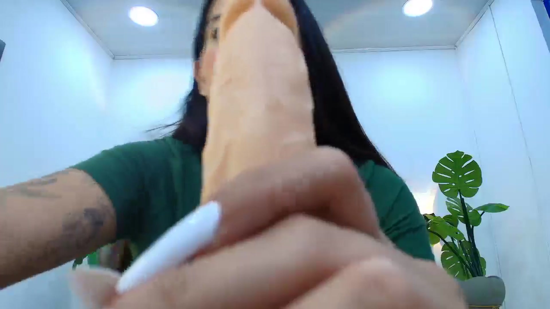Gallery image thumbnail from Shannel_love_'s myfreecams stream on, 07/05/2025, 17:24 image 2 of 20
