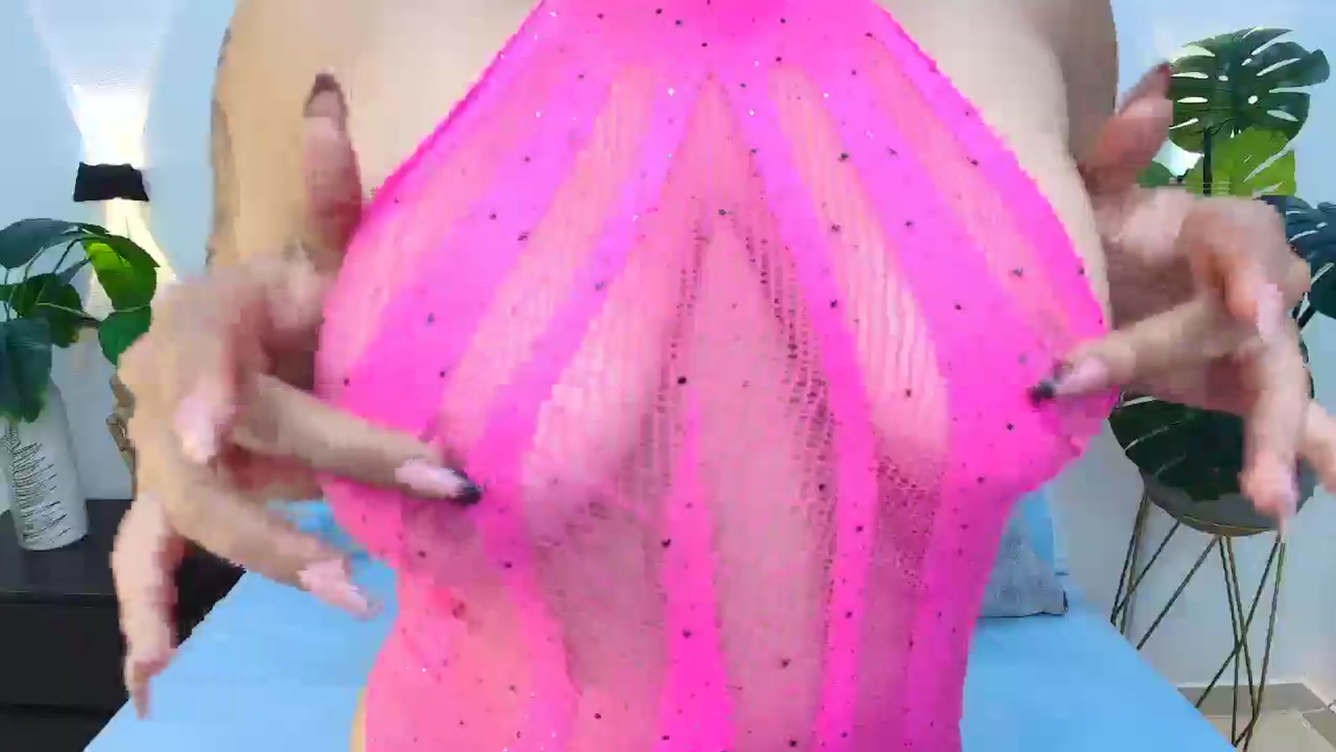 Gallery image thumbnail from Shannel_love_'s myfreecams stream on, 07/21/2025, 13:08 image 12 of 20