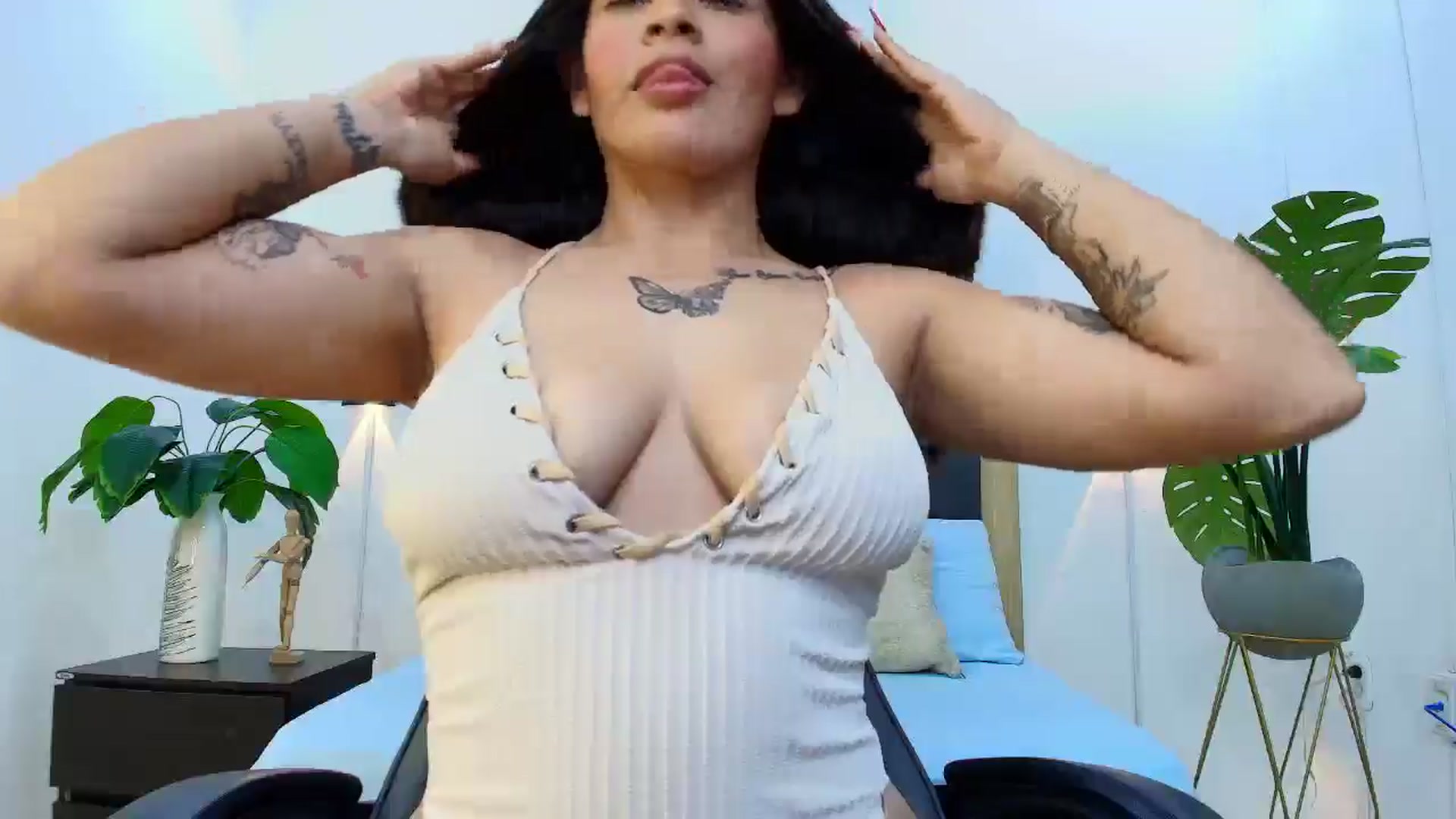 Gallery image thumbnail from Shannel_love_'s myfreecams stream on, 09/10/2025, 15:31 image 3 of 20