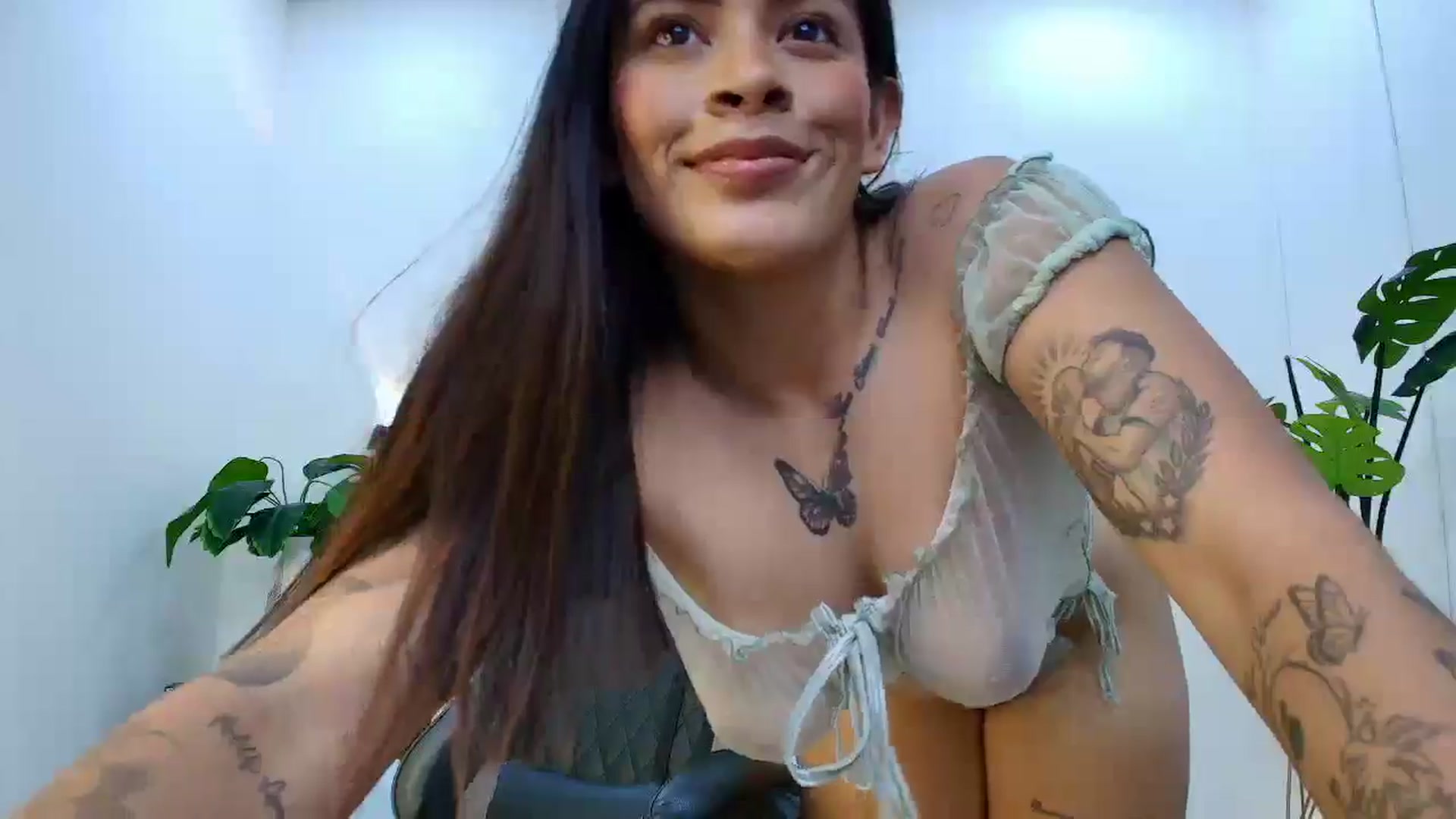 Gallery image thumbnail from Shannel_love_'s myfreecams stream on, 09/12/2025, 15:35 image 10 of 20