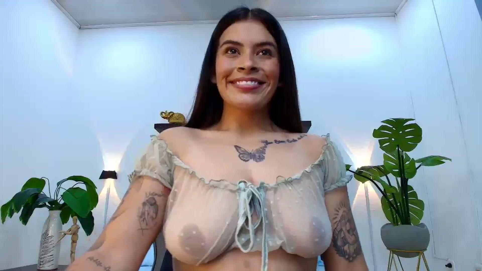 Gallery image thumbnail from Shannel_love_'s myfreecams stream on, 09/17/2025, 15:49 image 11 of 20