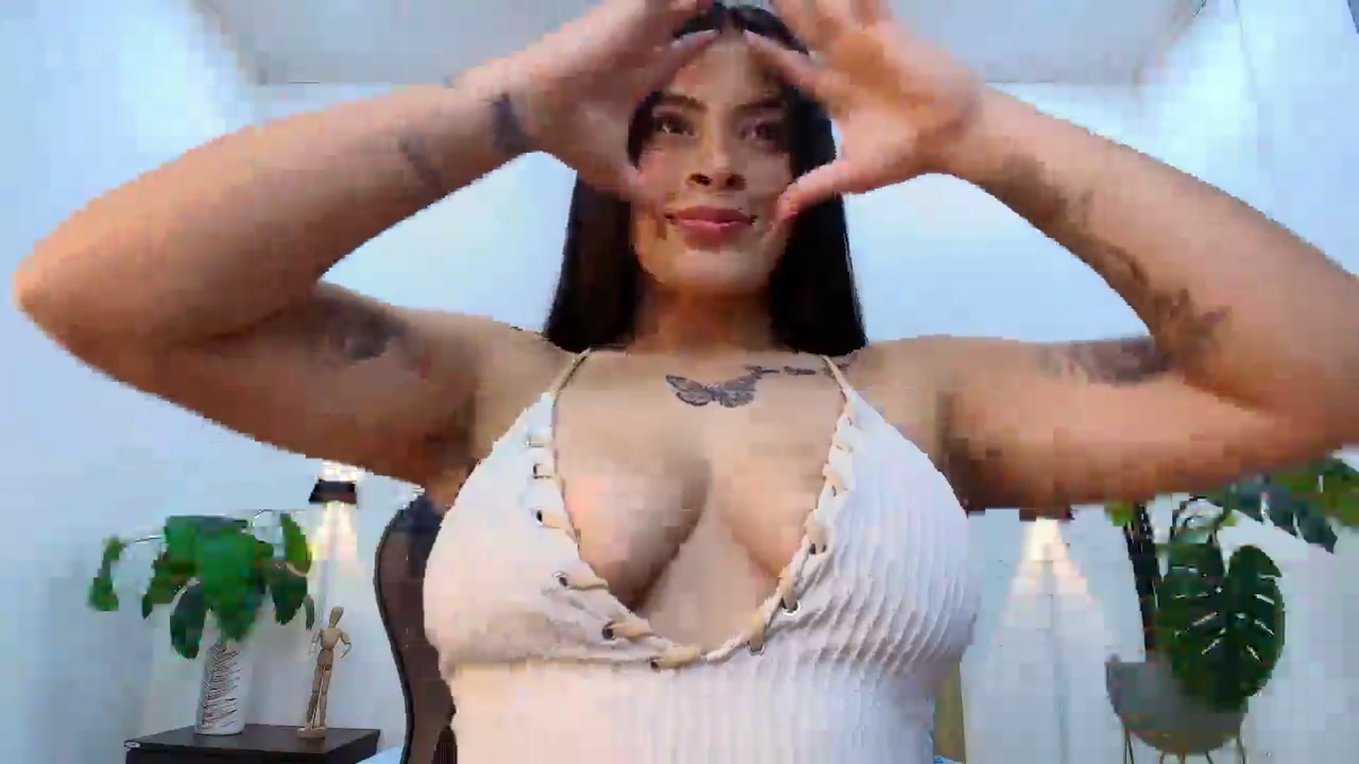 Gallery image thumbnail from Shannel_love_'s myfreecams stream on, 10/08/2025, 15:04 image 5 of 20