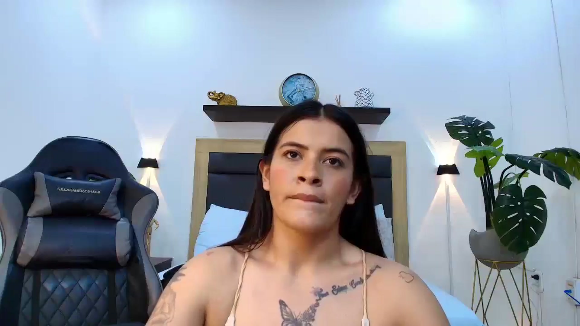 Gallery image thumbnail from Shannel_love_'s myfreecams stream on, 10/08/2025, 18:18 image 12 of 20