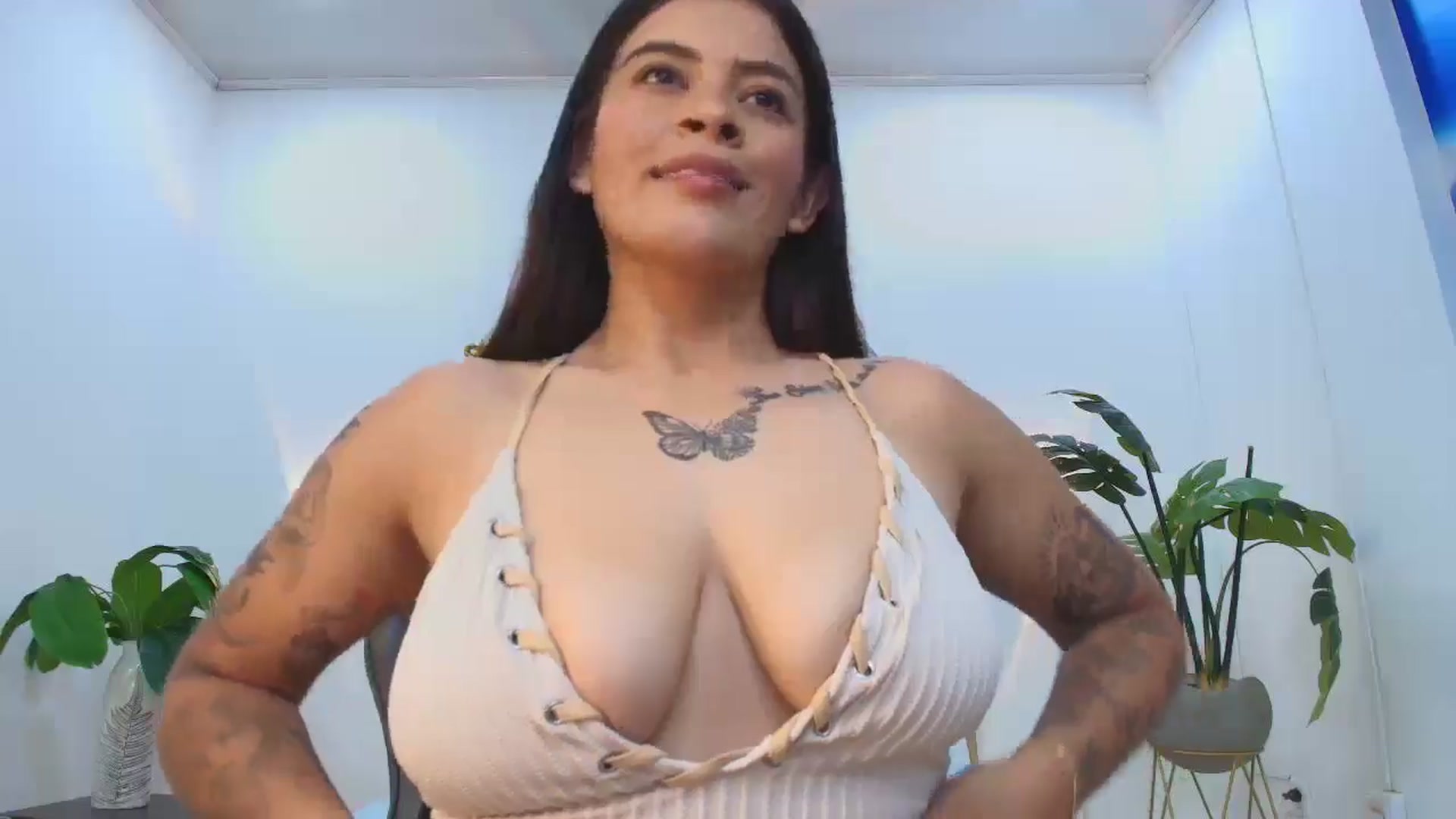 Gallery image thumbnail from Shannel_love_'s myfreecams stream on, 10/30/2025, 15:32 image 18 of 20