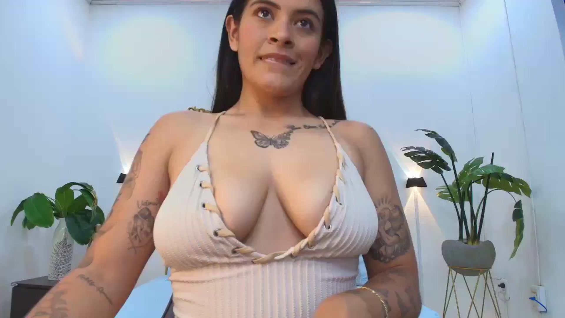 Gallery image thumbnail from Shannel_love_'s myfreecams stream on, 10/30/2025, 15:32 image 2 of 20